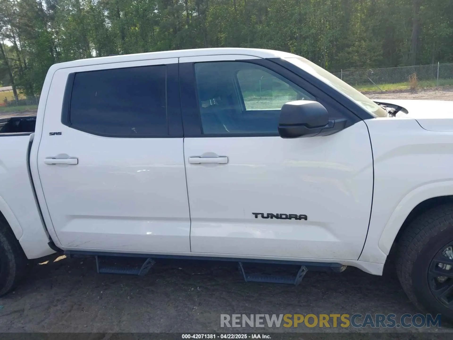 13 Photograph of a damaged car 5TFLA5DB7PX112573 TOYOTA TUNDRA 2023