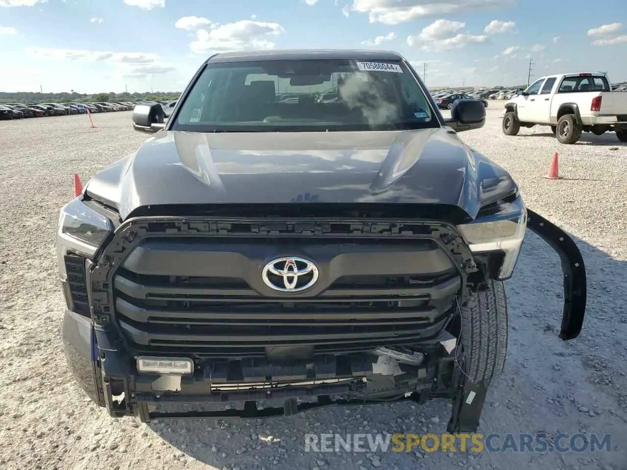 5 Photograph of a damaged car 5TFLA5DB7PX118969 TOYOTA TUNDRA 2023