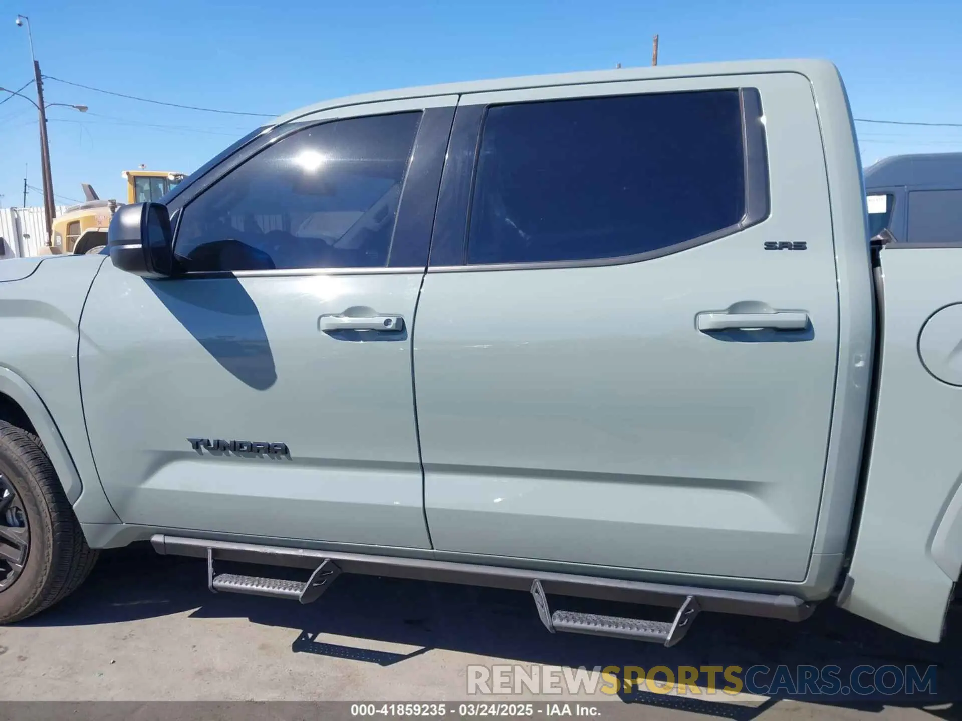 15 Photograph of a damaged car 5TFLA5DB7PX127381 TOYOTA TUNDRA 2023