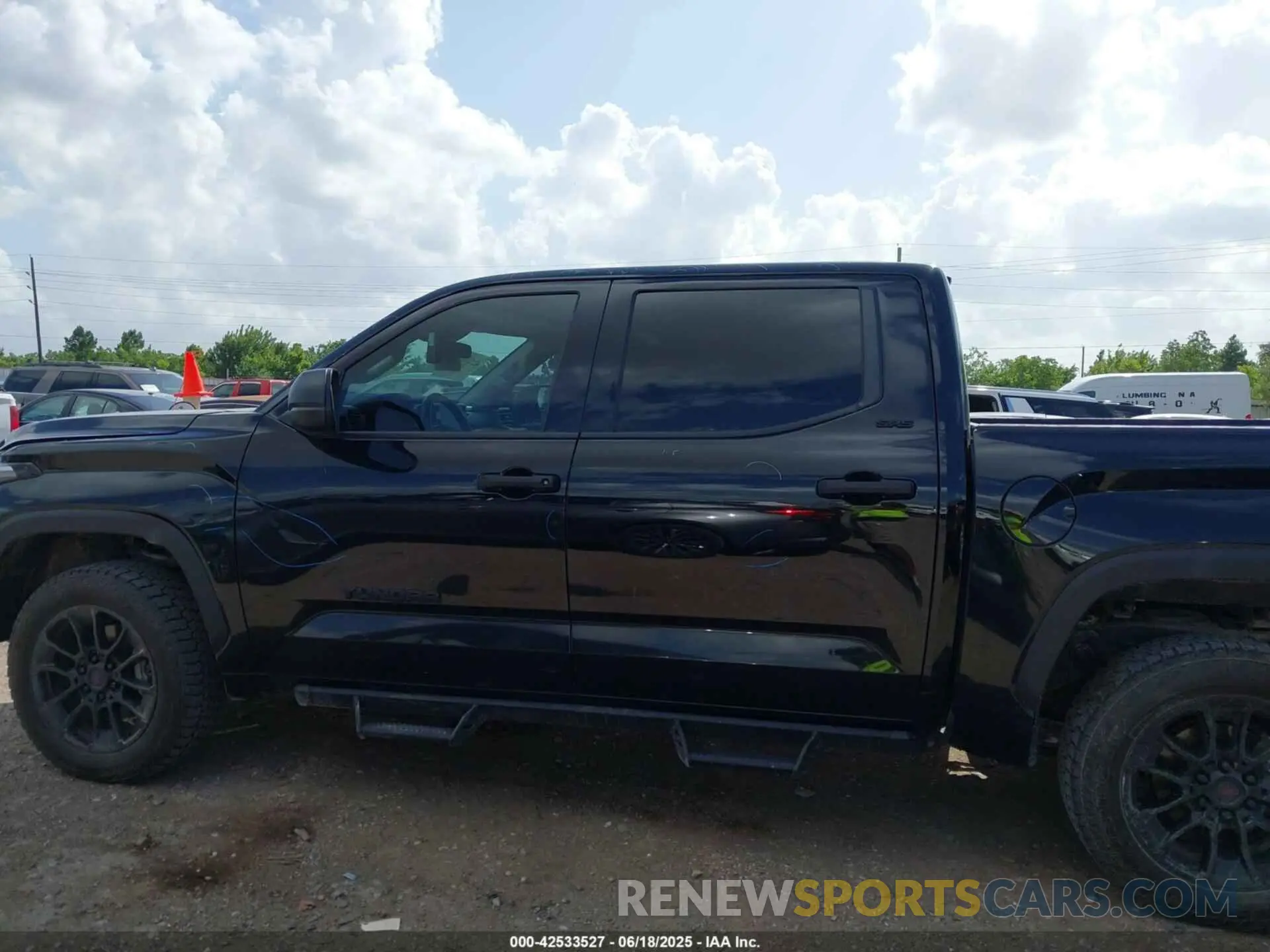 14 Photograph of a damaged car 5TFLA5DB8PX067014 TOYOTA TUNDRA 2023
