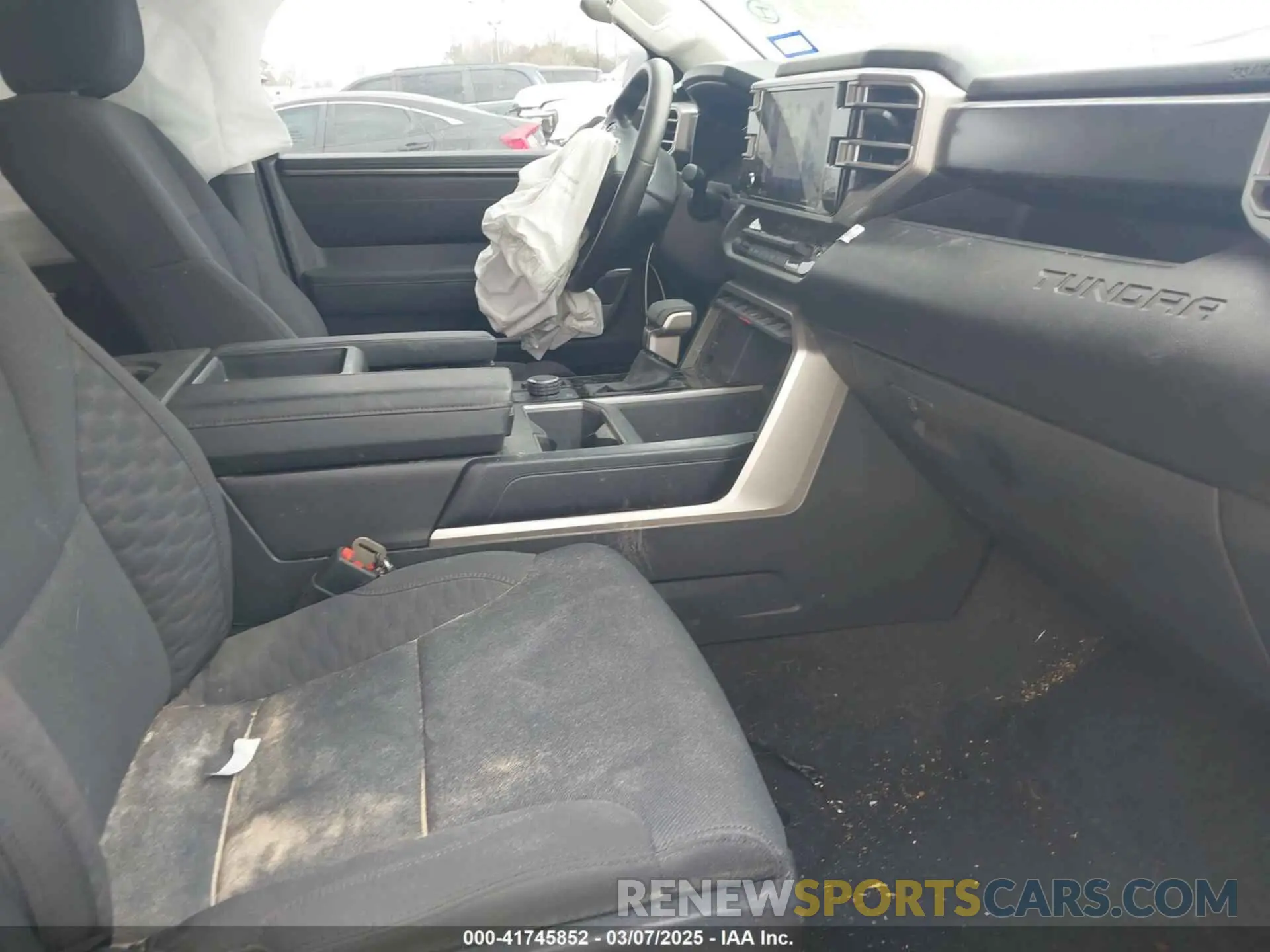 5 Photograph of a damaged car 5TFLA5DB9PX077406 TOYOTA TUNDRA 2023