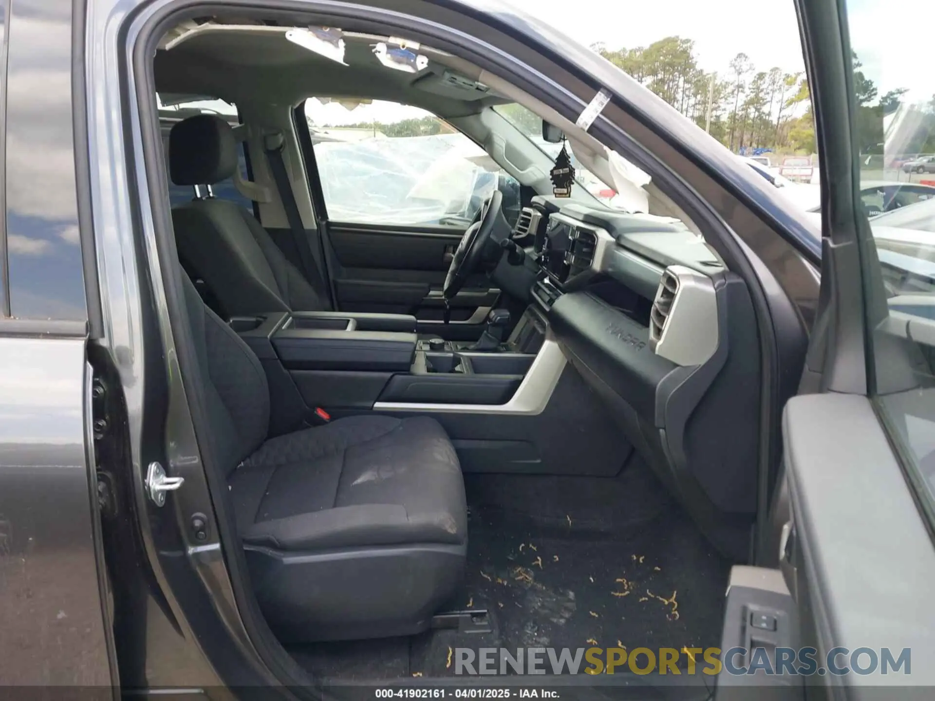 5 Photograph of a damaged car 5TFLA5DB9PX088258 TOYOTA TUNDRA 2023