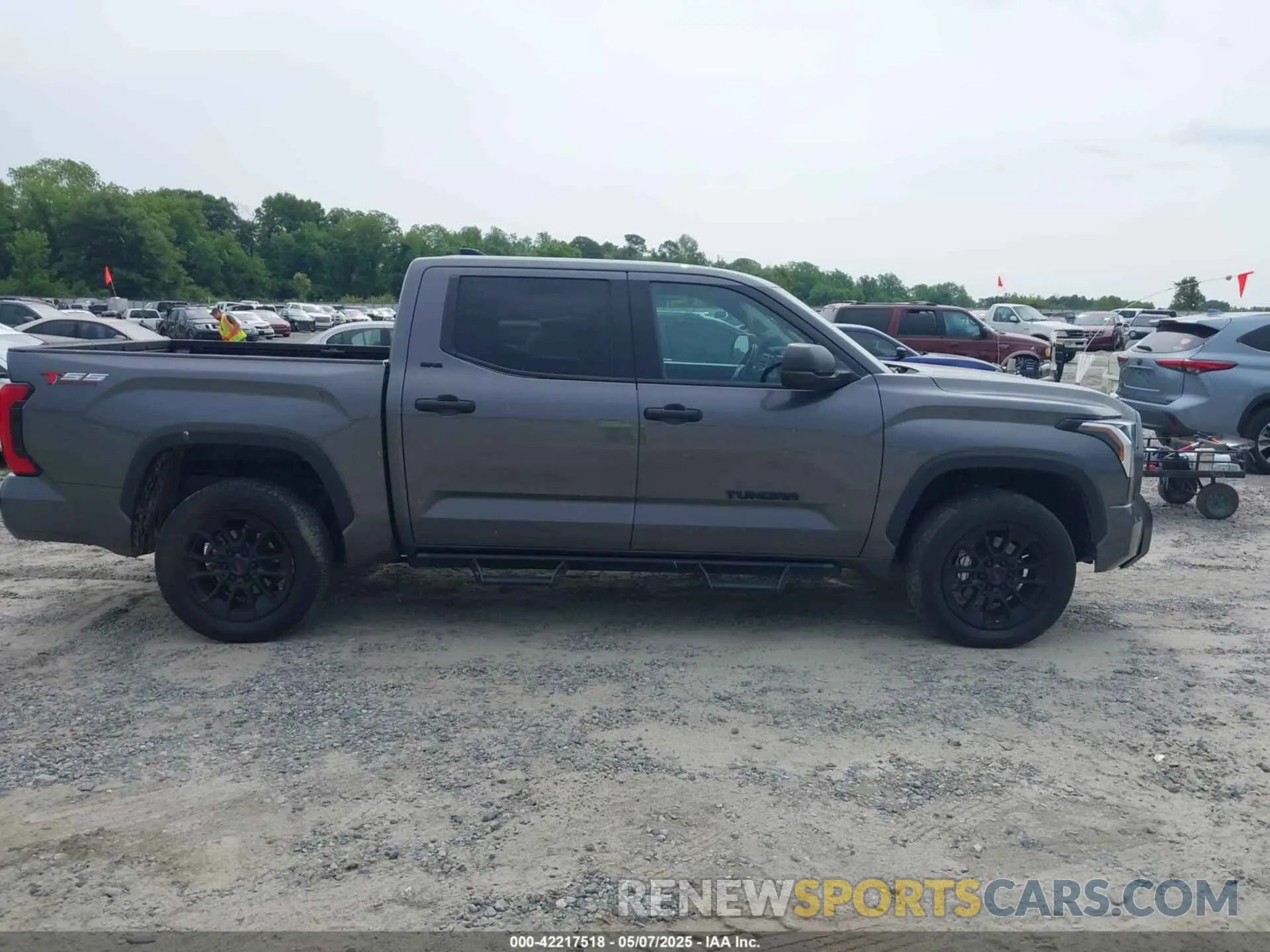 13 Photograph of a damaged car 5TFLA5DB9PX106225 TOYOTA TUNDRA 2023