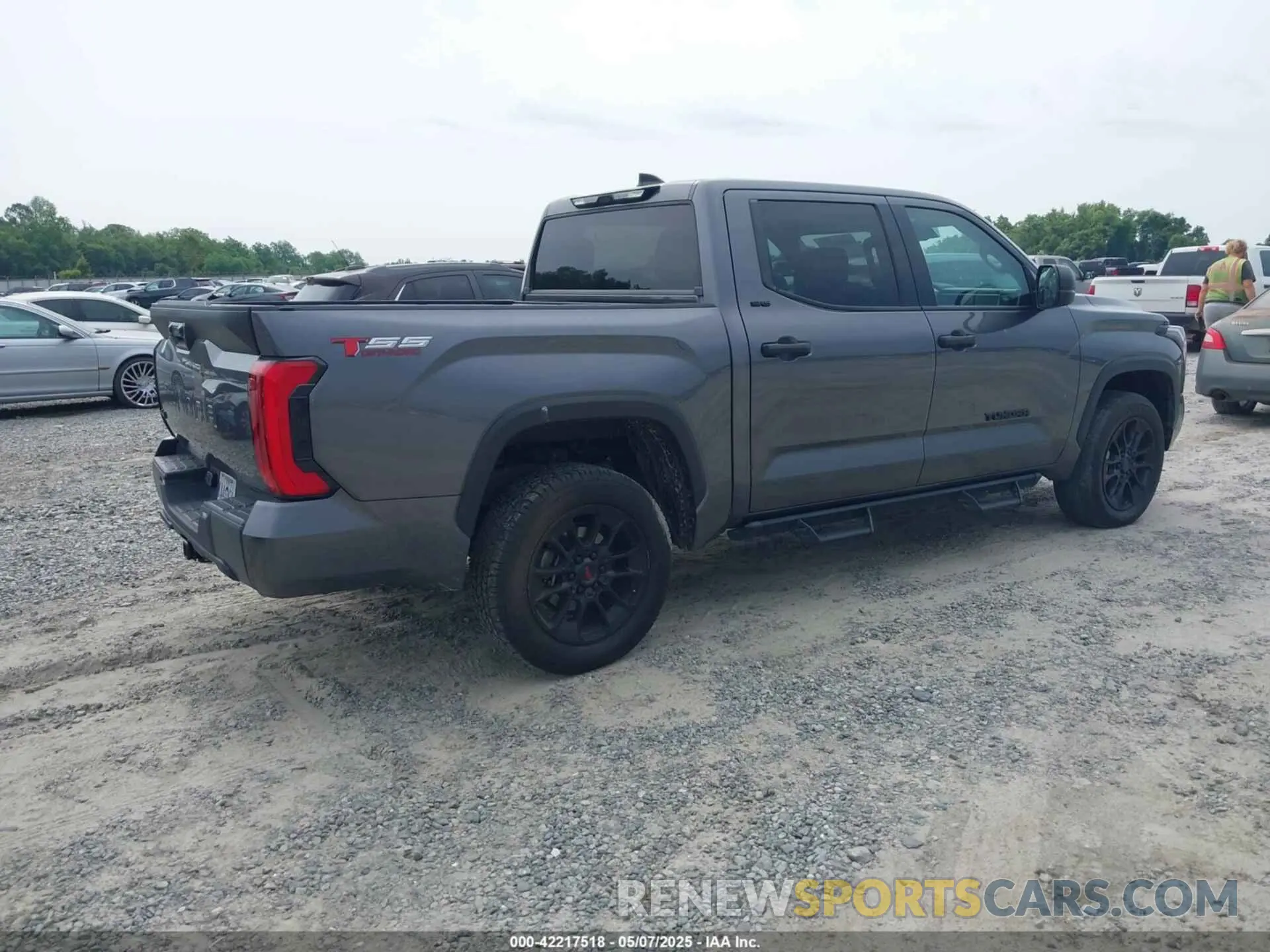 4 Photograph of a damaged car 5TFLA5DB9PX106225 TOYOTA TUNDRA 2023