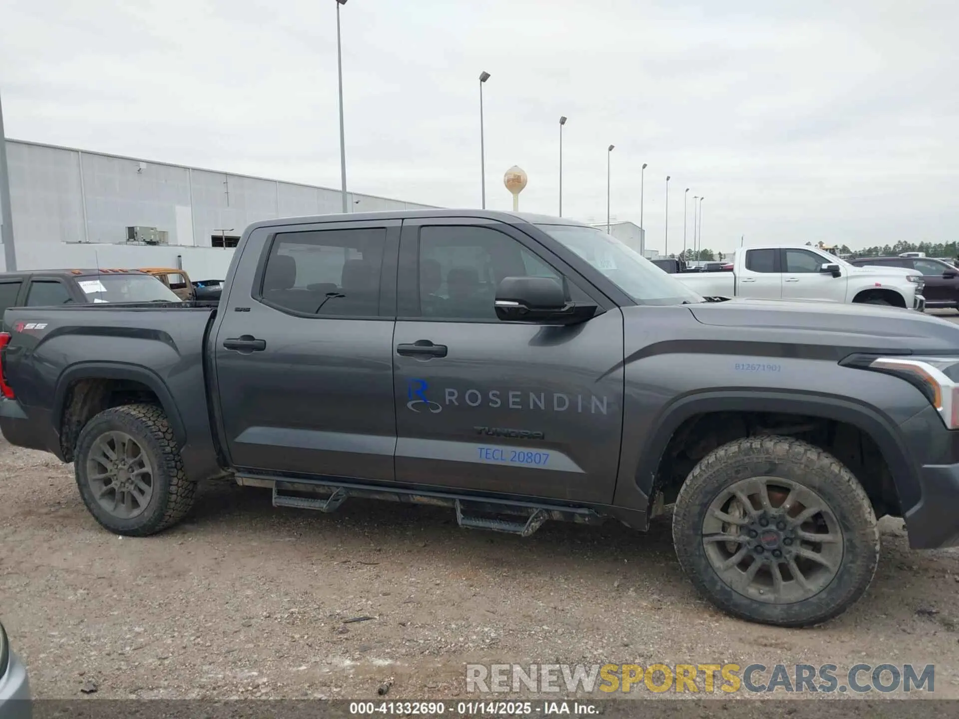 13 Photograph of a damaged car 5TFLA5DBXPX076376 TOYOTA TUNDRA 2023