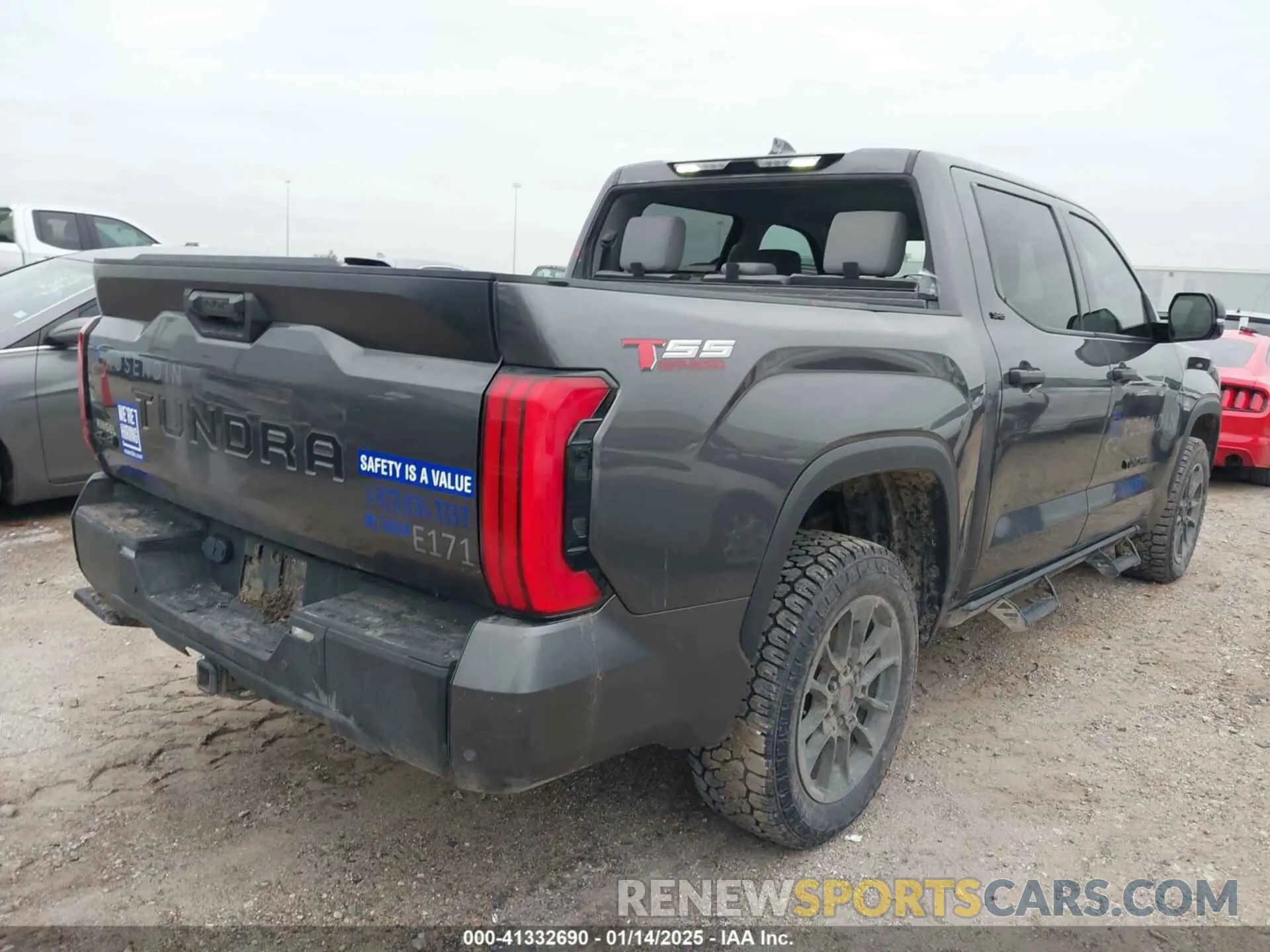 4 Photograph of a damaged car 5TFLA5DBXPX076376 TOYOTA TUNDRA 2023