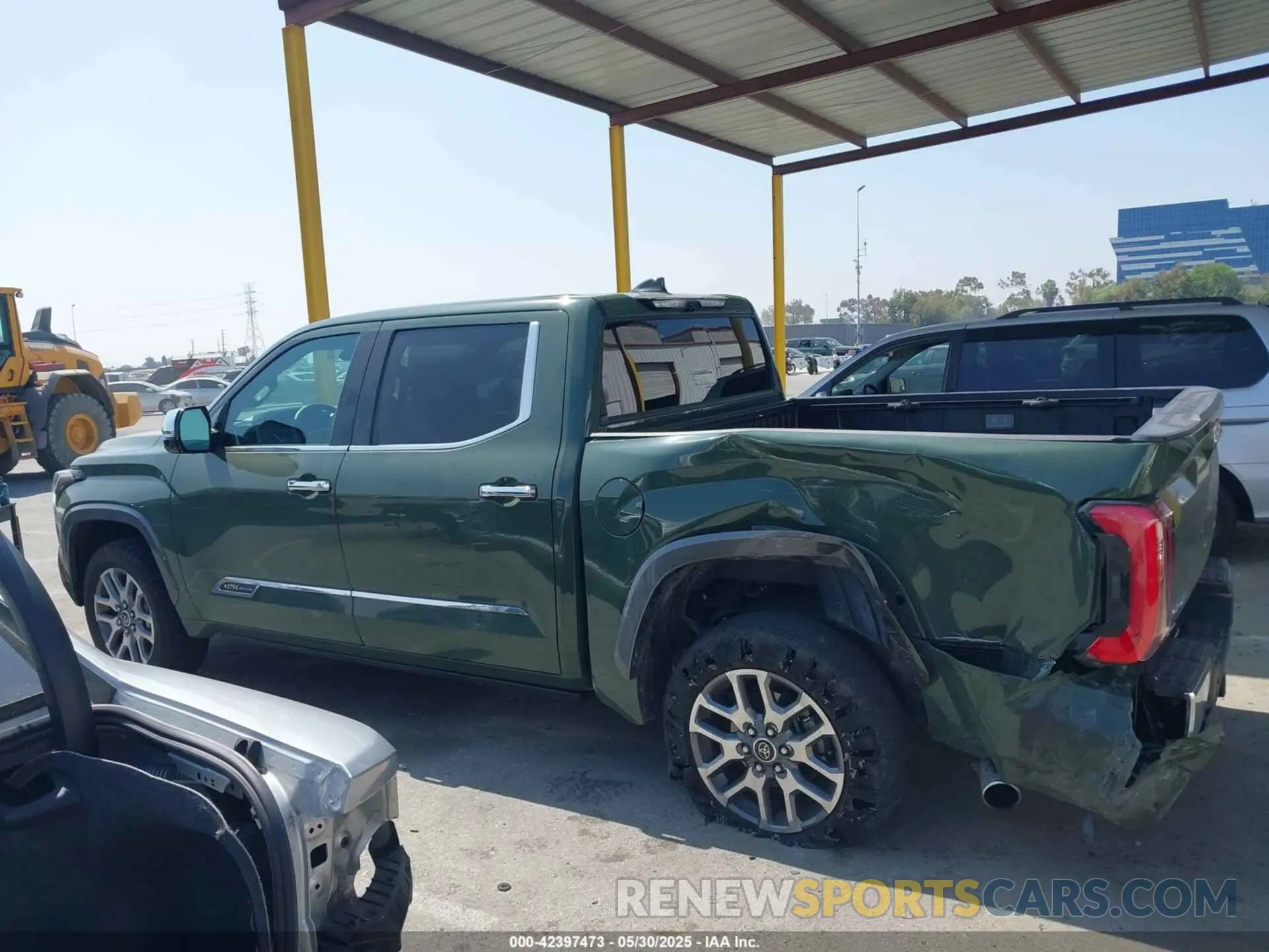 14 Photograph of a damaged car 5TFMA5DB7PX113095 TOYOTA TUNDRA 2023
