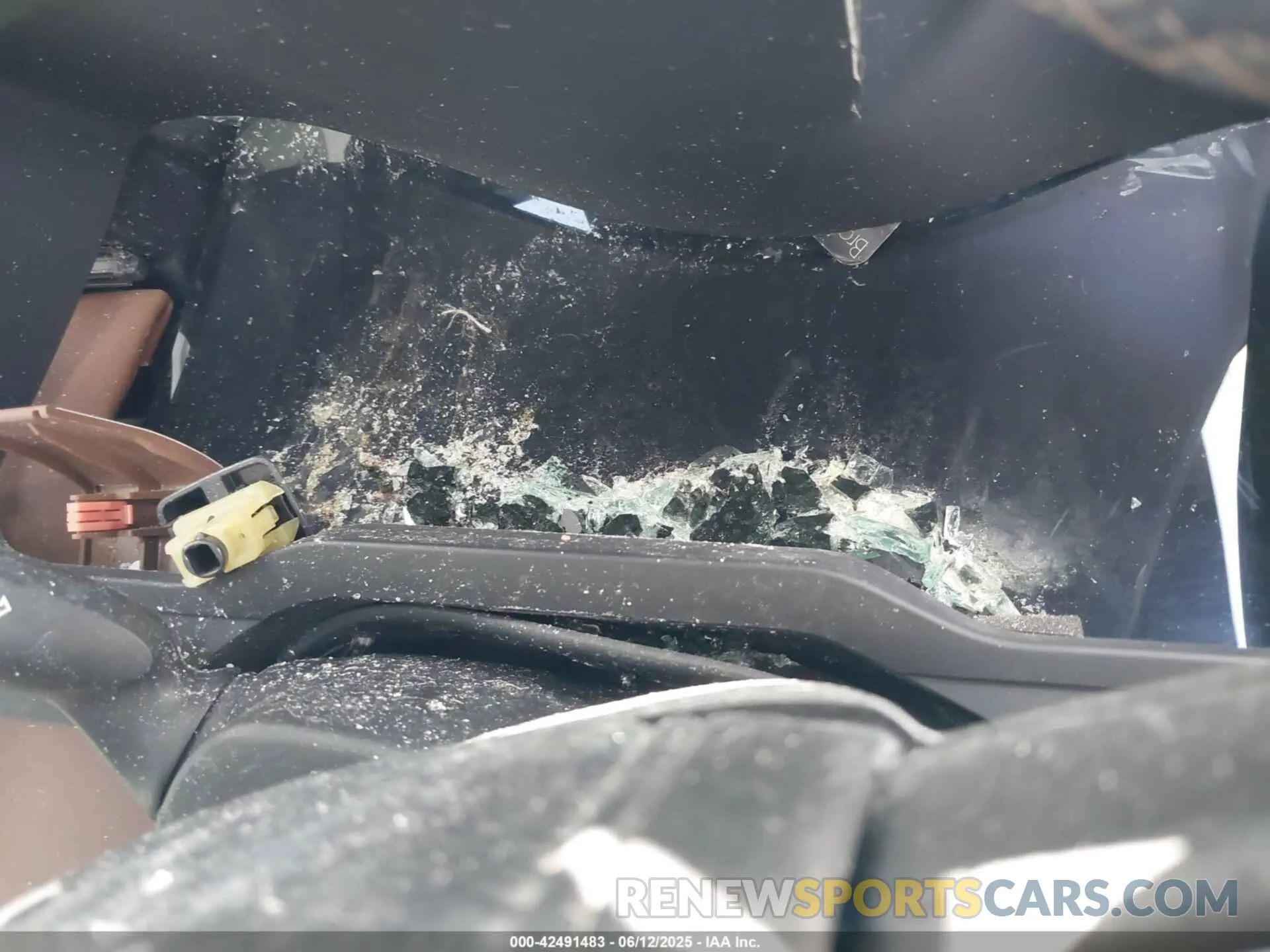 15 Photograph of a damaged car 5TFMA5EC4PX012961 TOYOTA TUNDRA 2023