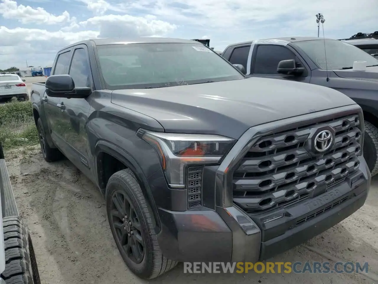 4 Photograph of a damaged car 5TFNA5DB9PX089256 TOYOTA TUNDRA 2023