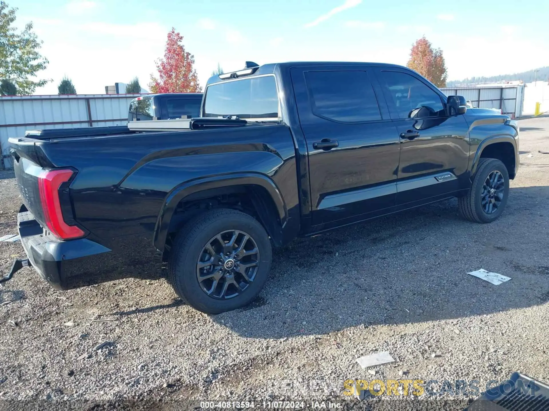 4 Photograph of a damaged car 5TFNA5DBXPX117873 TOYOTA TUNDRA 2023