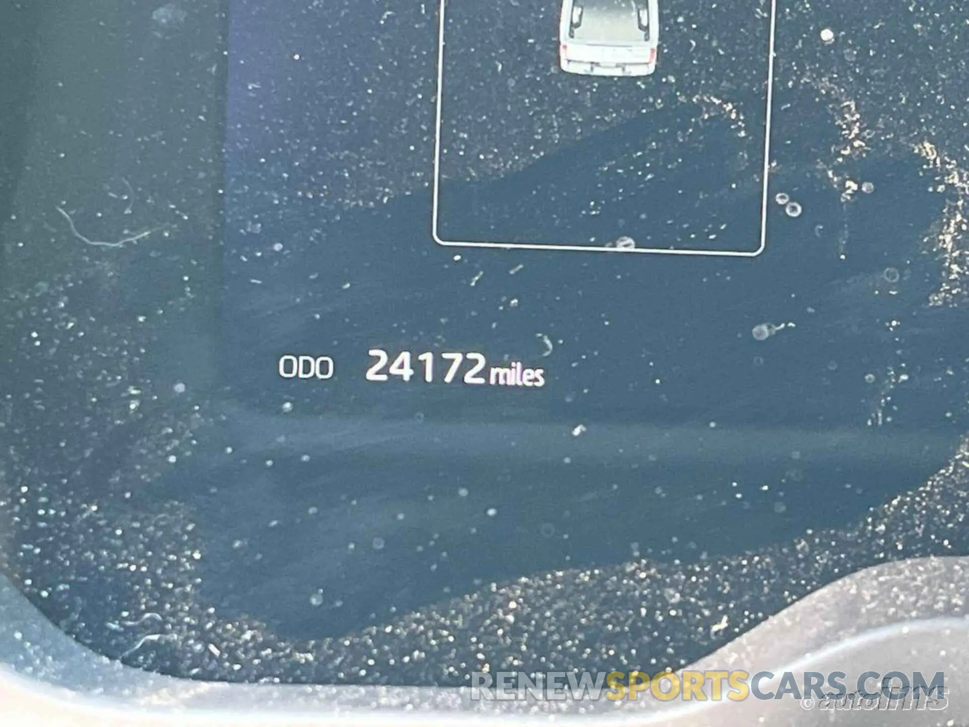 10 Photograph of a damaged car 5TFNC5DBXPX032414 TOYOTA TUNDRA 2023
