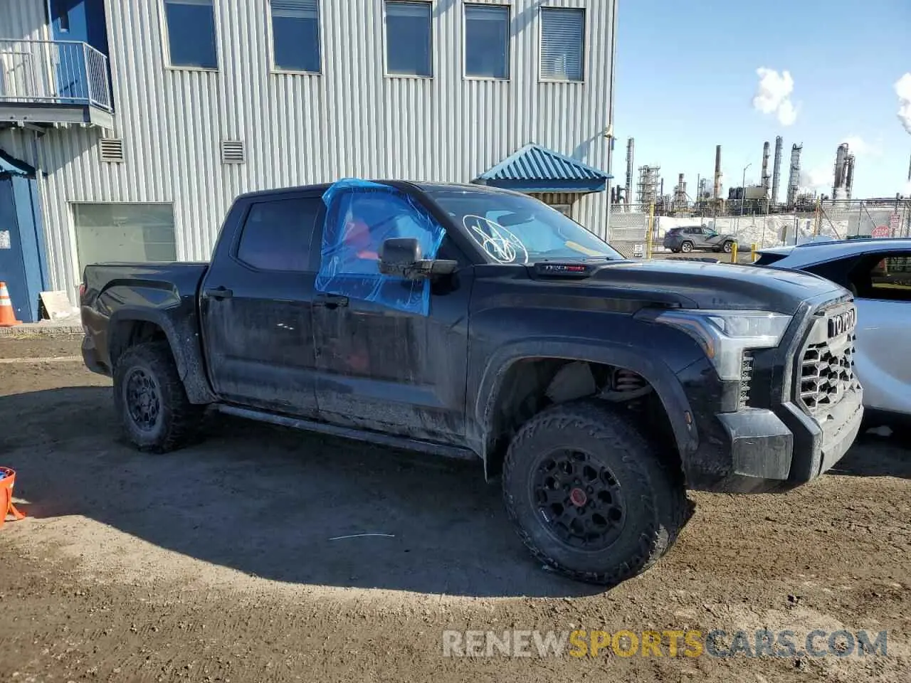 4 Photograph of a damaged car 5TFPC5DB4PX039593 TOYOTA TUNDRA 2023