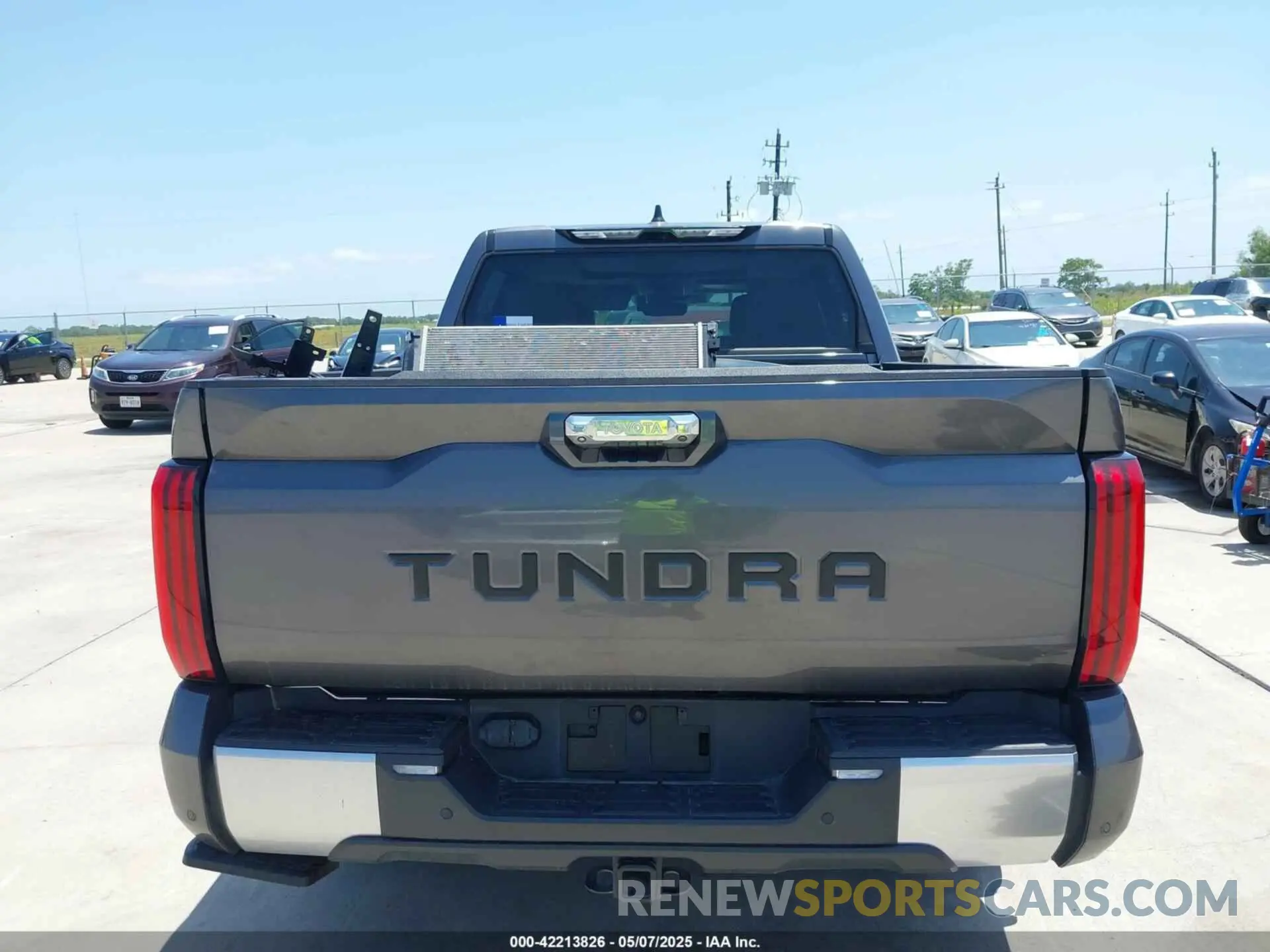 16 Photograph of a damaged car 5TFJA5AB7RX040367 TOYOTA TUNDRA 2024