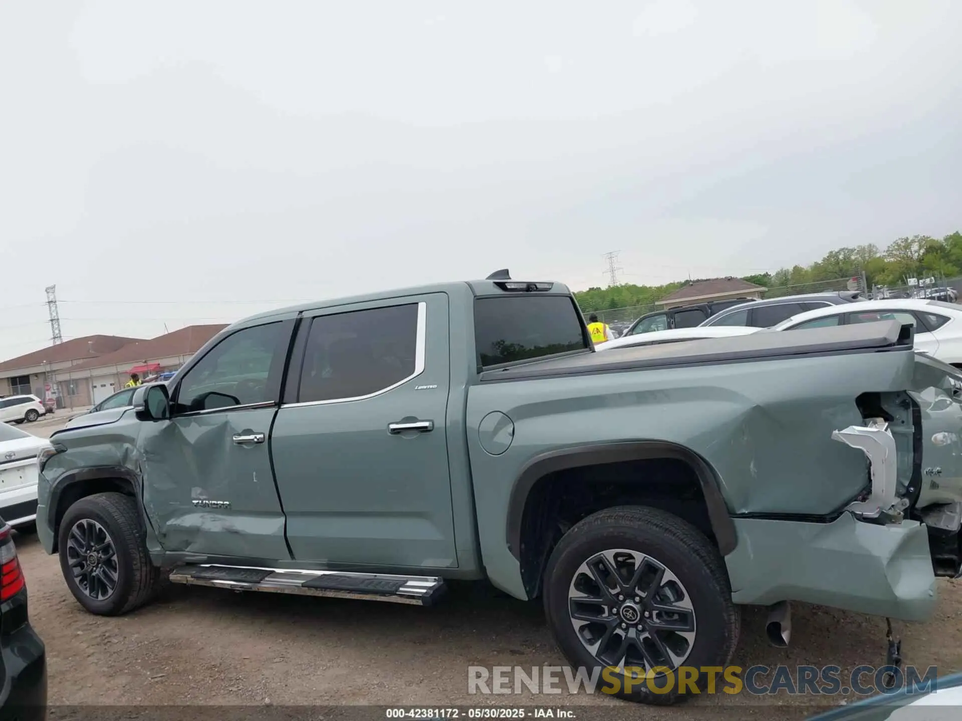 14 Photograph of a damaged car 5TFJA5DB0RX175315 TOYOTA TUNDRA 2024