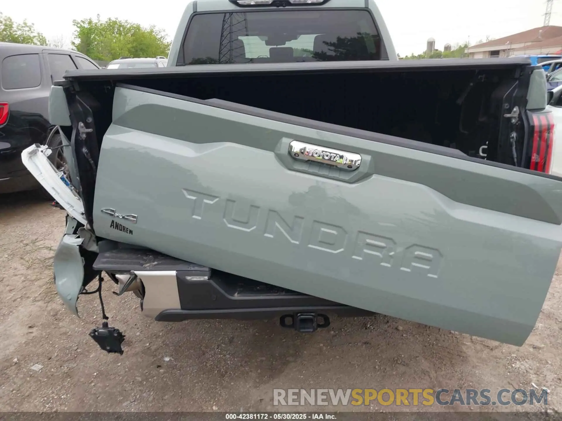 17 Photograph of a damaged car 5TFJA5DB0RX175315 TOYOTA TUNDRA 2024