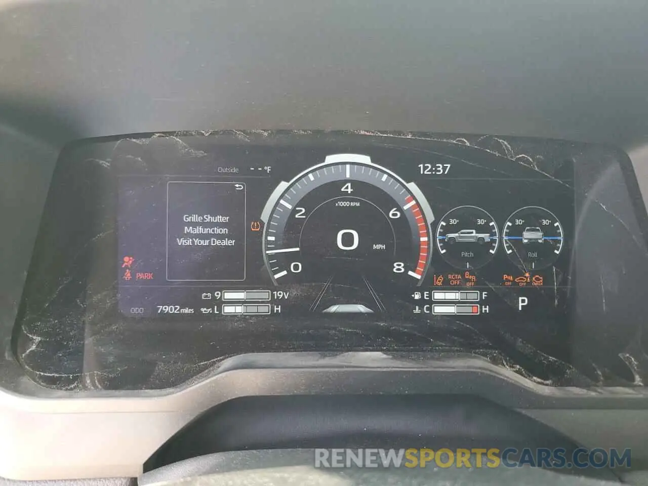 9 Photograph of a damaged car 5TFJA5DB4RX153639 TOYOTA TUNDRA 2024