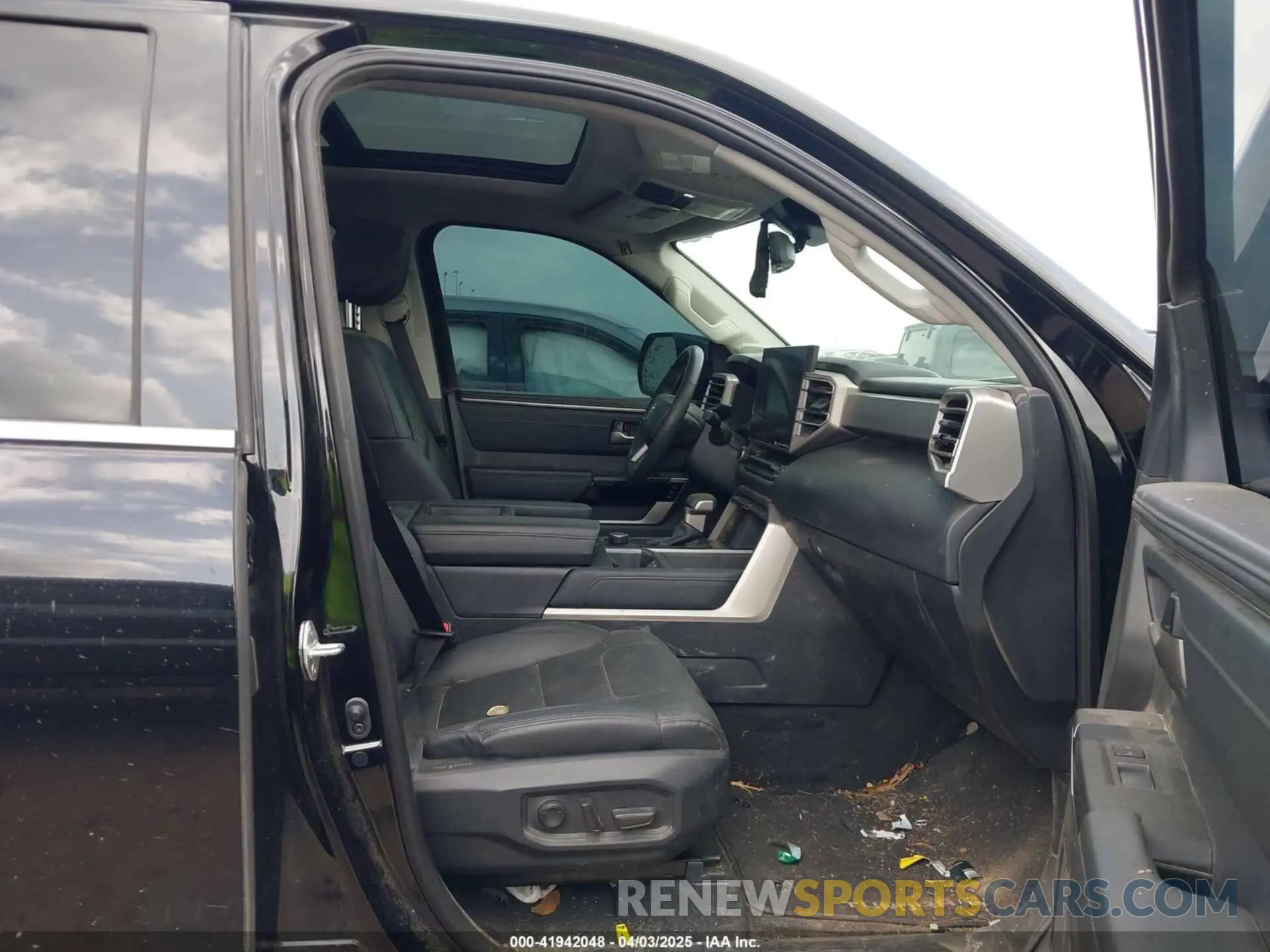 5 Photograph of a damaged car 5TFJA5EC8RX027842 TOYOTA TUNDRA 2024