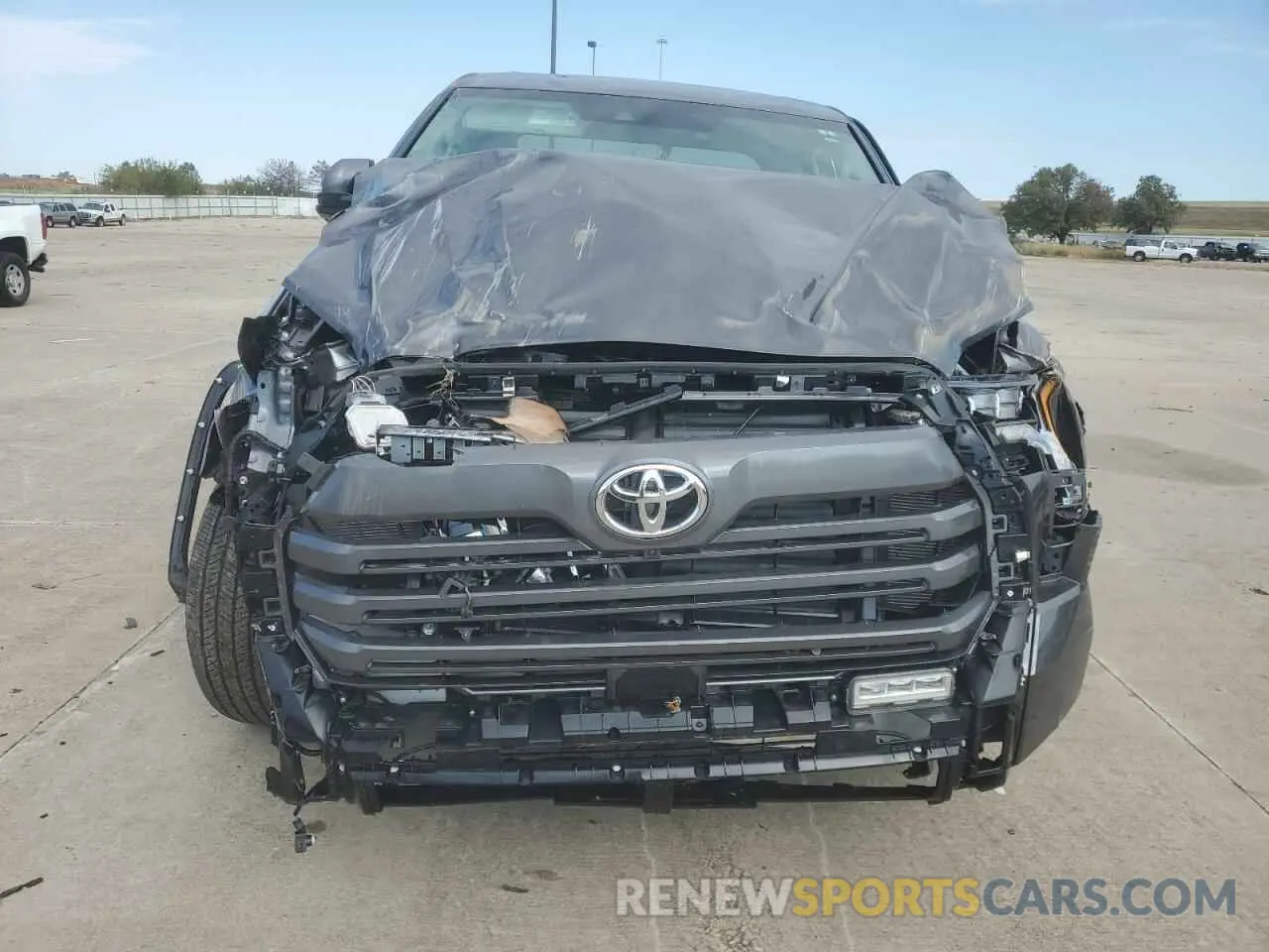 5 Photograph of a damaged car 5TFJA5EC9RX028899 TOYOTA TUNDRA 2024