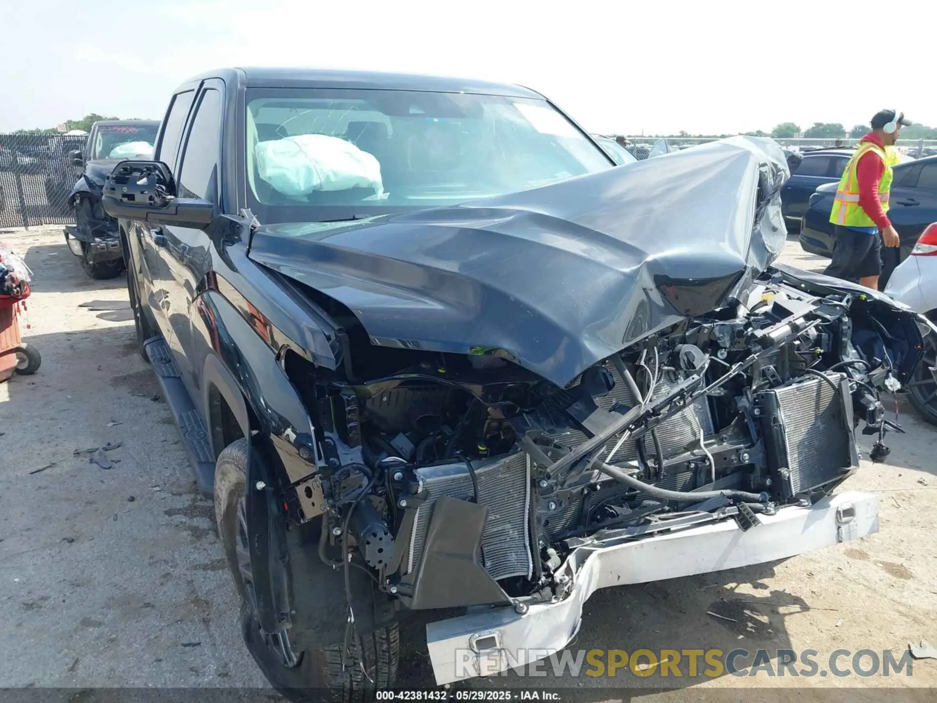 1 Photograph of a damaged car 5TFLA5AB2RX034534 TOYOTA TUNDRA 2024