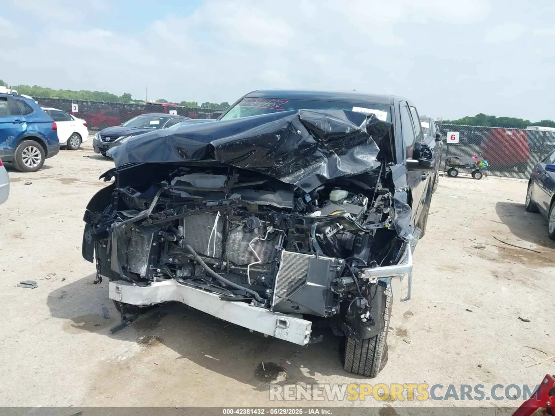6 Photograph of a damaged car 5TFLA5AB2RX034534 TOYOTA TUNDRA 2024