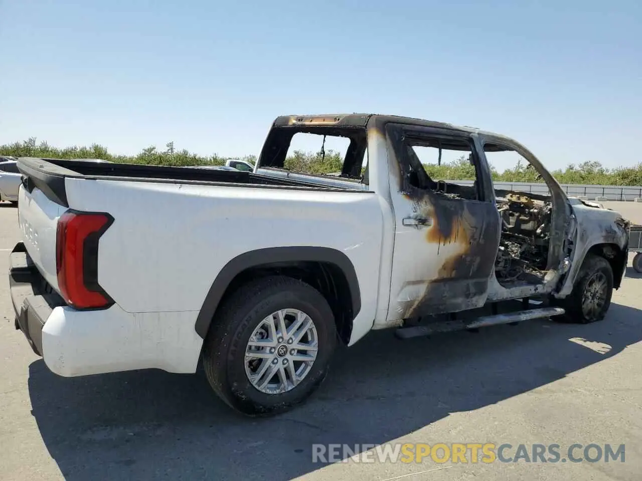 3 Photograph of a damaged car 5TFLA5AB5RX035757 TOYOTA TUNDRA 2024