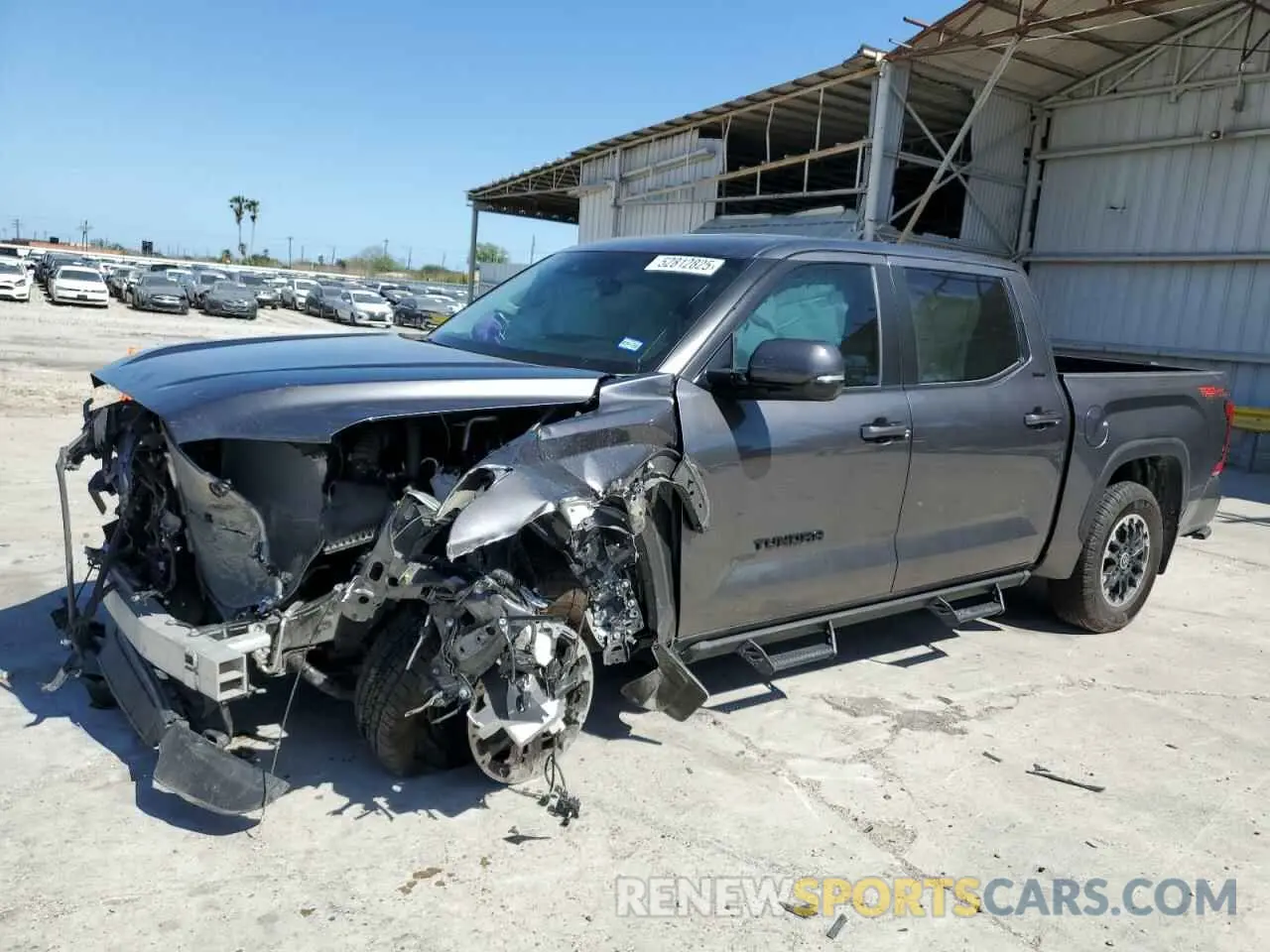 1 Photograph of a damaged car 5TFLA5AB5RX037623 TOYOTA TUNDRA 2024