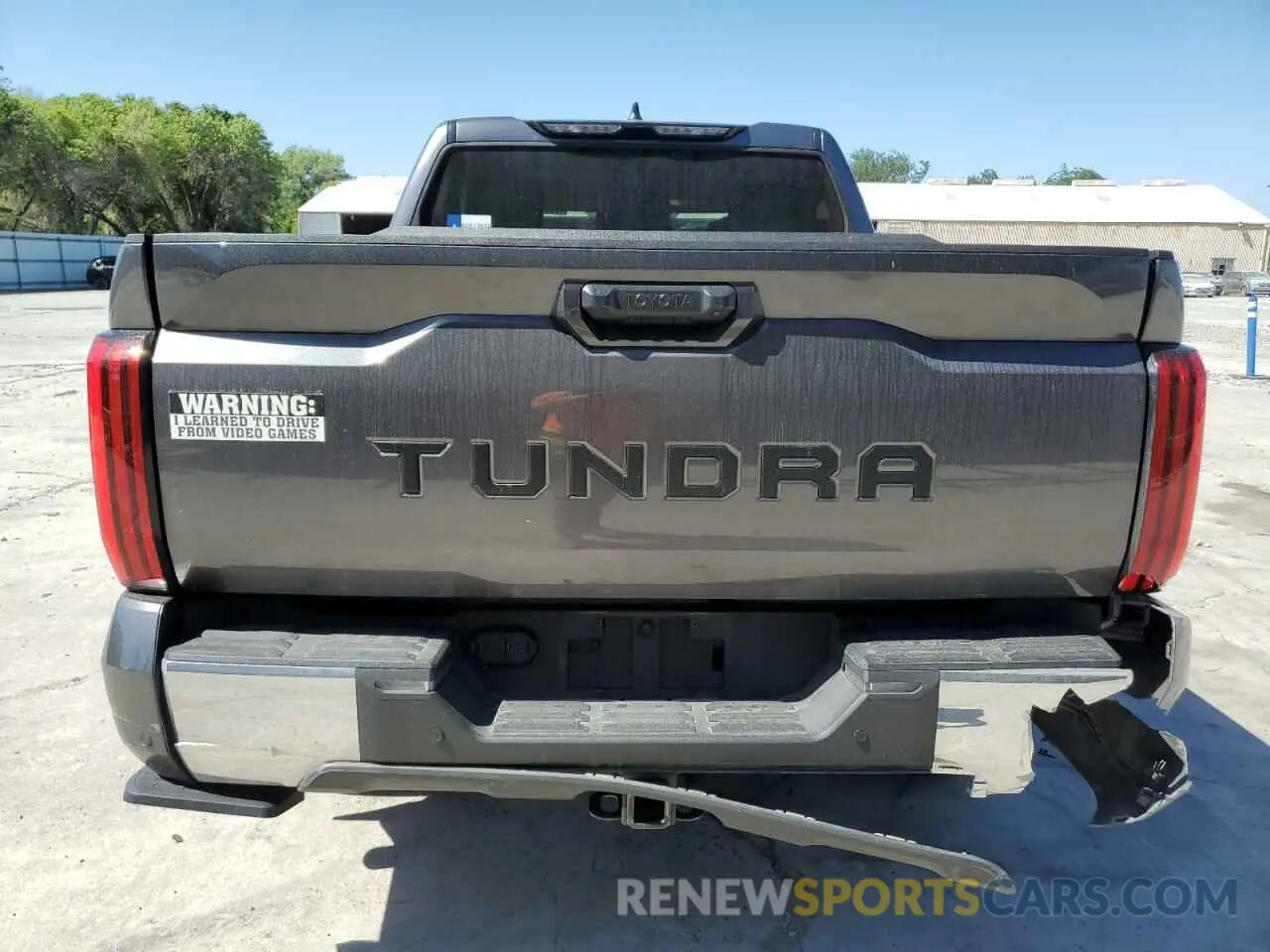 6 Photograph of a damaged car 5TFLA5AB5RX037623 TOYOTA TUNDRA 2024