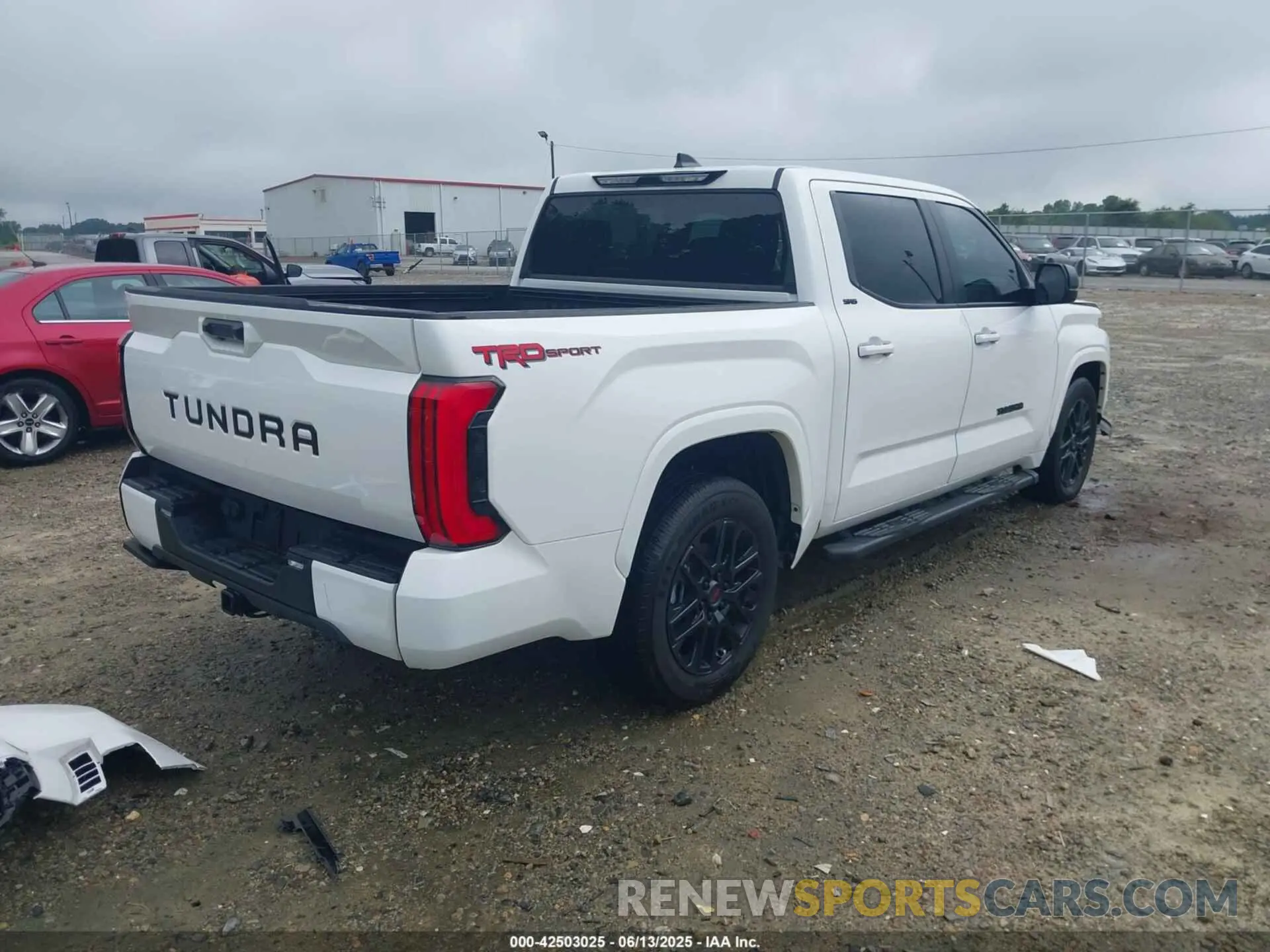 4 Photograph of a damaged car 5TFLA5AB5RX038352 TOYOTA TUNDRA 2024