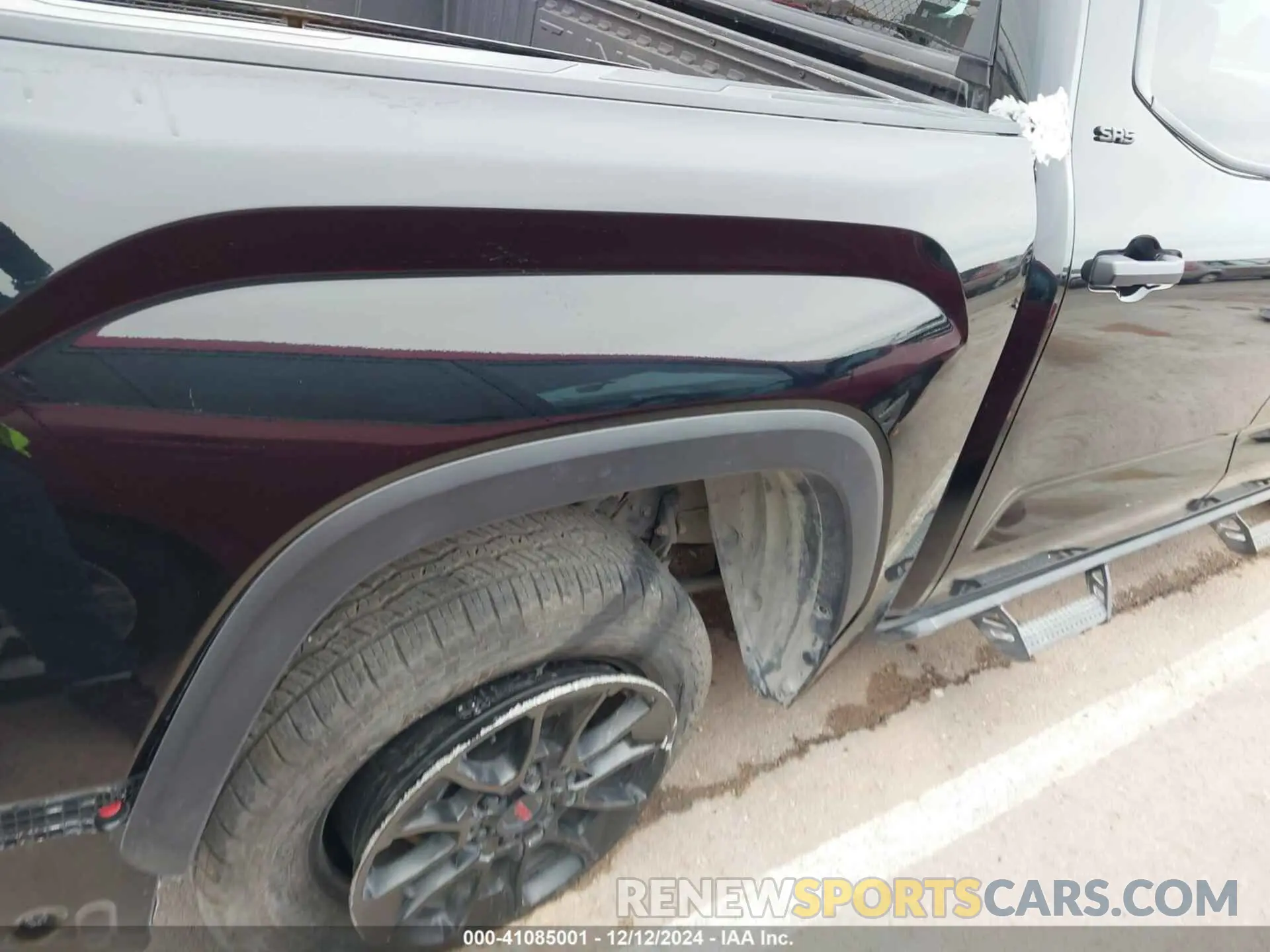19 Photograph of a damaged car 5TFLA5AB9RX039326 TOYOTA TUNDRA 2024