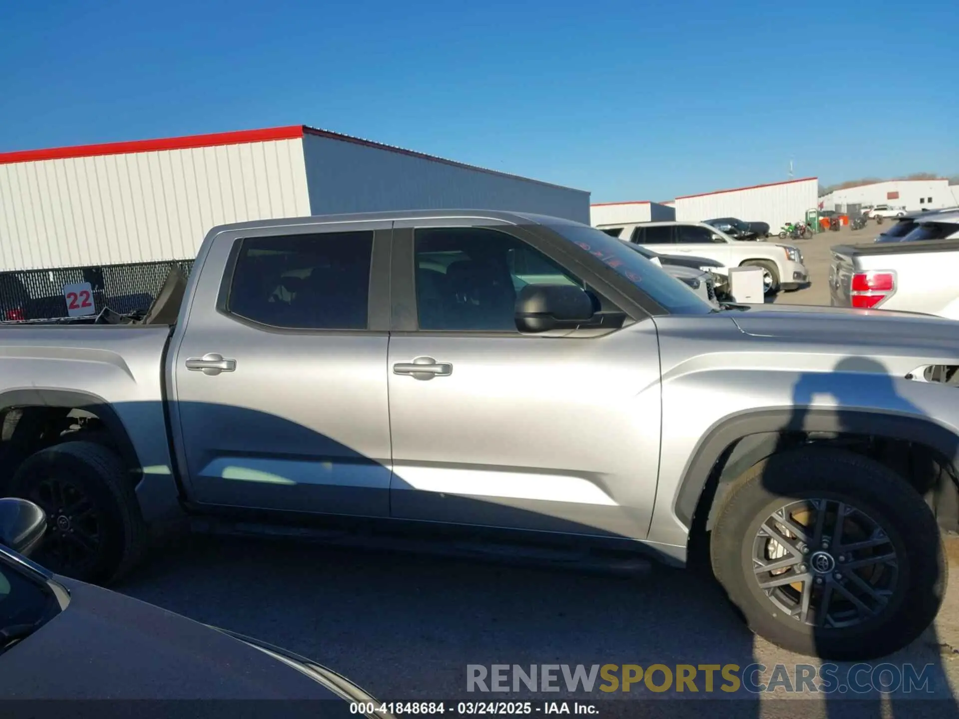 14 Photograph of a damaged car 5TFLA5ABXRX032188 TOYOTA TUNDRA 2024