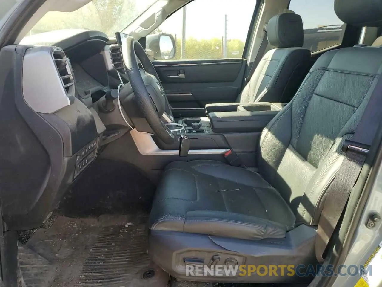 7 Photograph of a damaged car 5TFLA5DAXRX154603 TOYOTA TUNDRA 2024