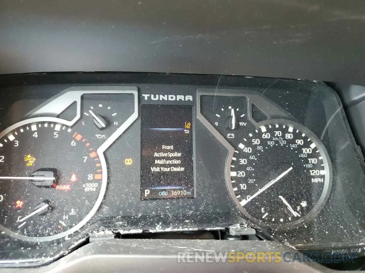 9 Photograph of a damaged car 5TFLA5DB0RX142548 TOYOTA TUNDRA 2024