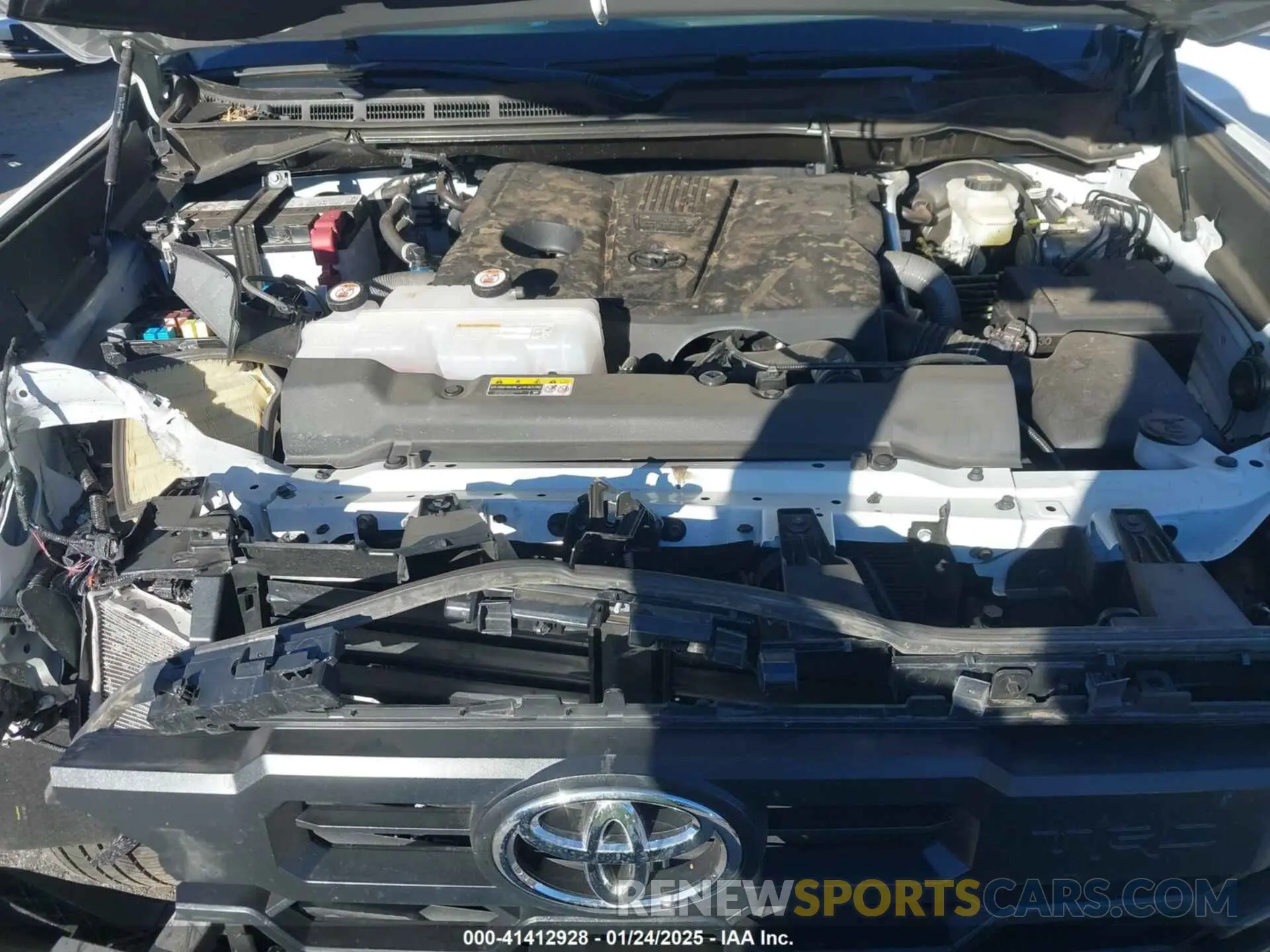 10 Photograph of a damaged car 5TFLA5DB0RX211156 TOYOTA TUNDRA 2024