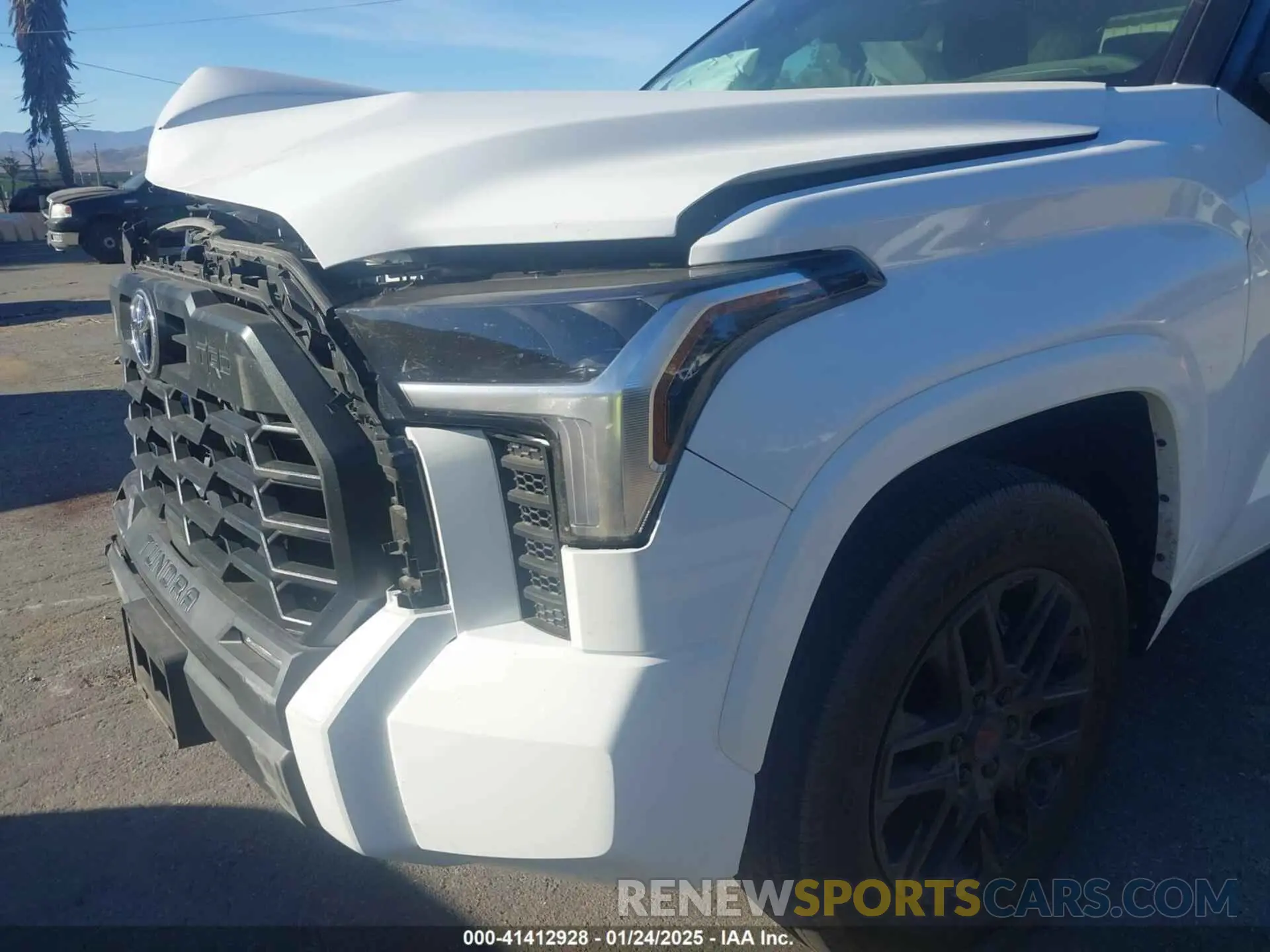 19 Photograph of a damaged car 5TFLA5DB0RX211156 TOYOTA TUNDRA 2024