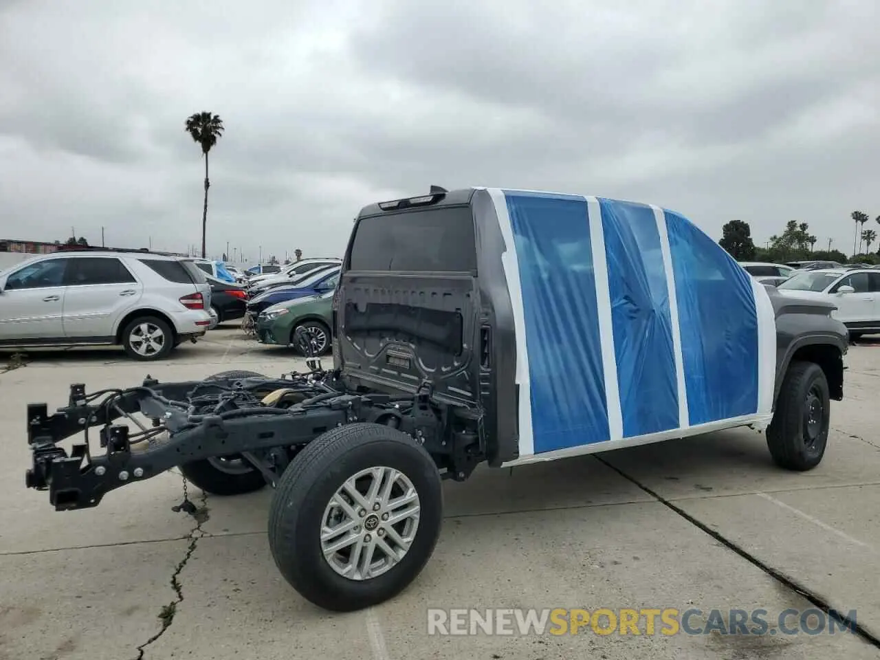 3 Photograph of a damaged car 5TFLA5DB1RX151114 TOYOTA TUNDRA 2024
