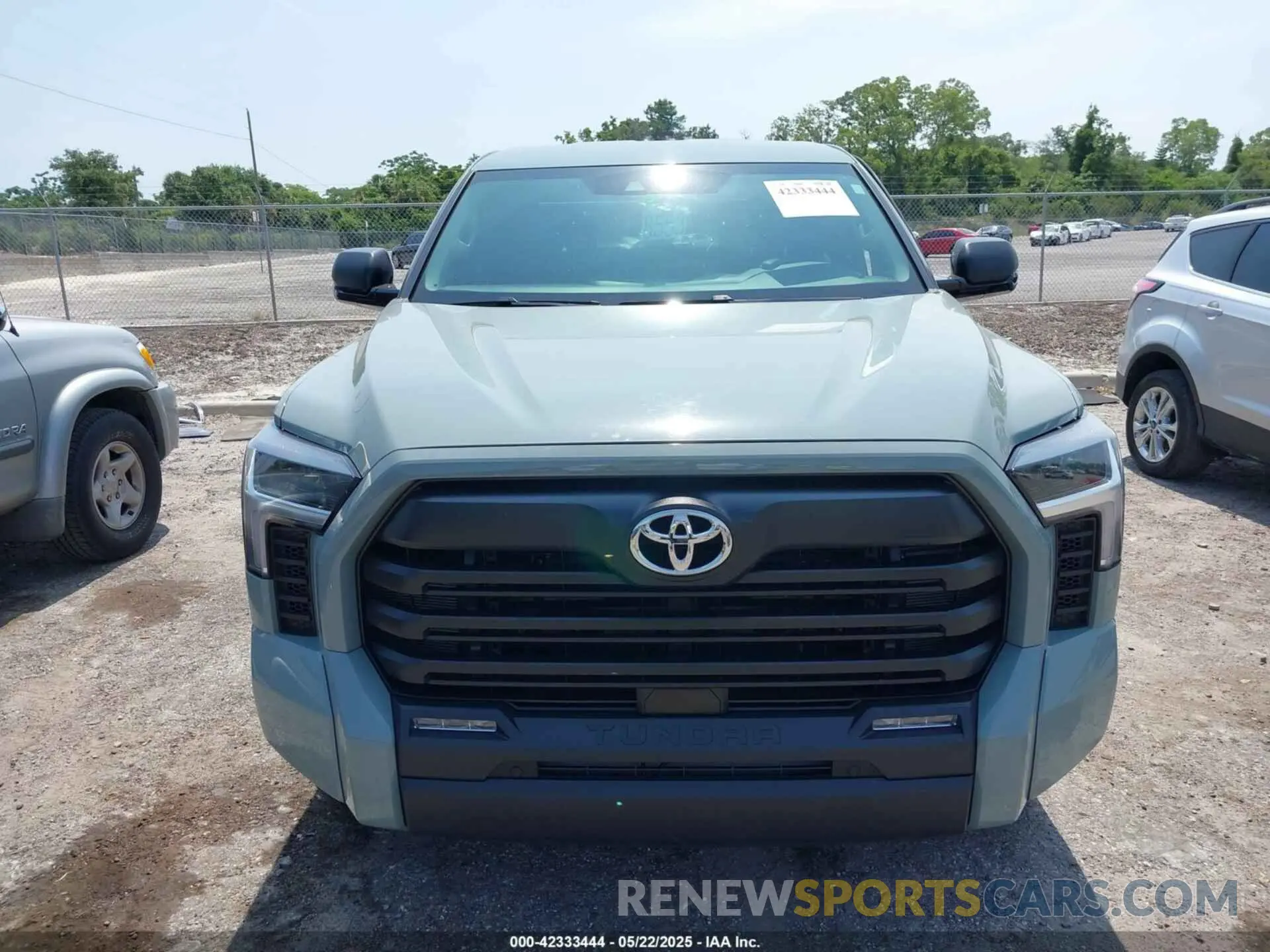 12 Photograph of a damaged car 5TFLA5DB1RX207813 TOYOTA TUNDRA 2024
