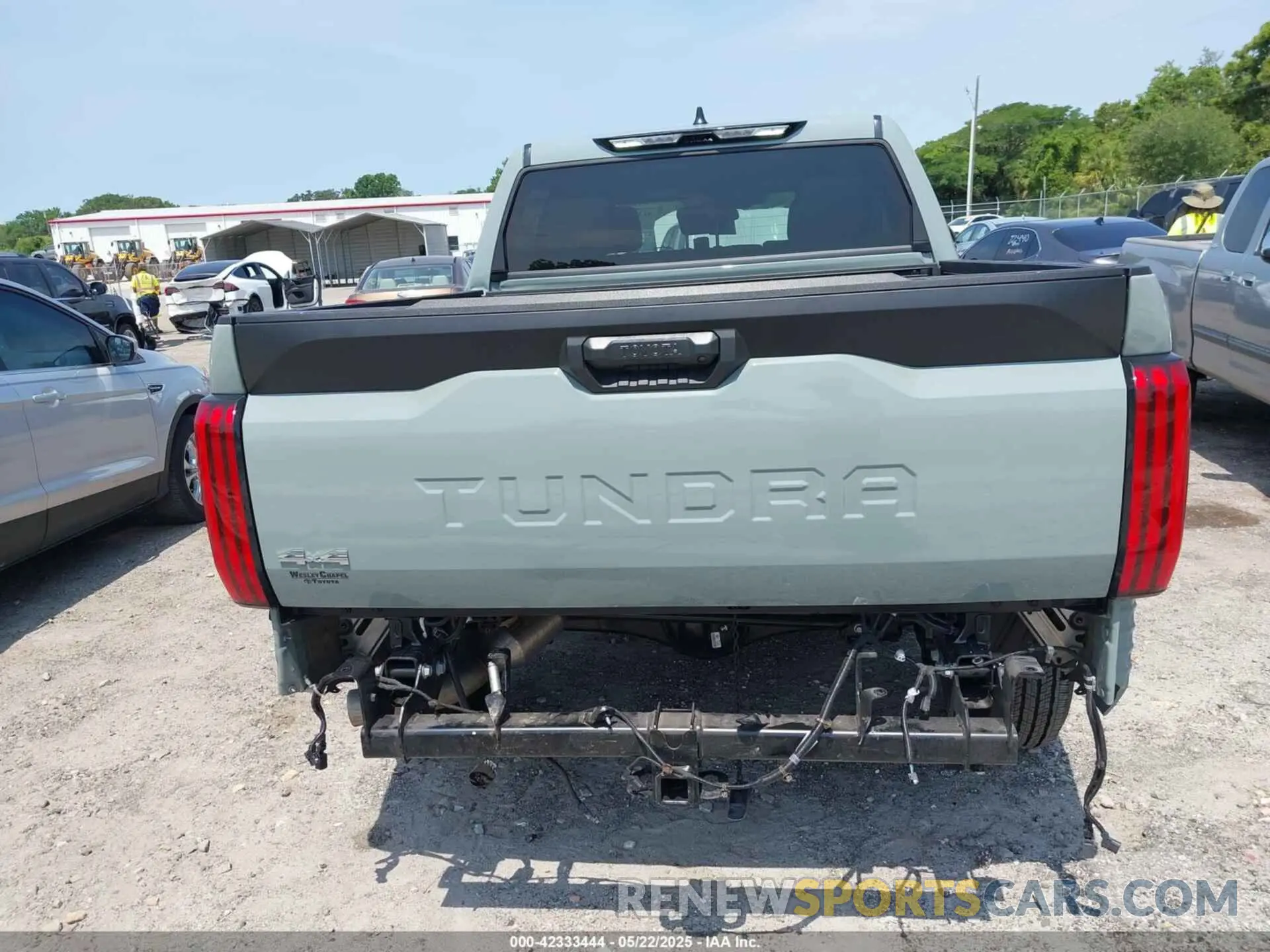 16 Photograph of a damaged car 5TFLA5DB1RX207813 TOYOTA TUNDRA 2024