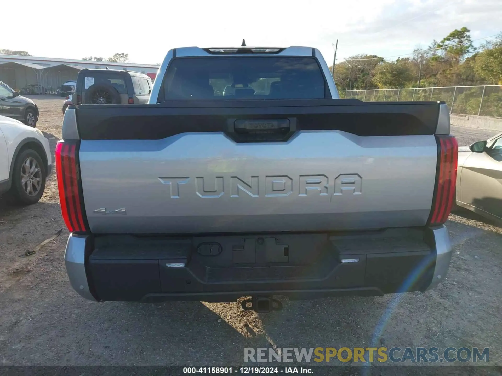 16 Photograph of a damaged car 5TFLA5DB1RX216415 TOYOTA TUNDRA 2024