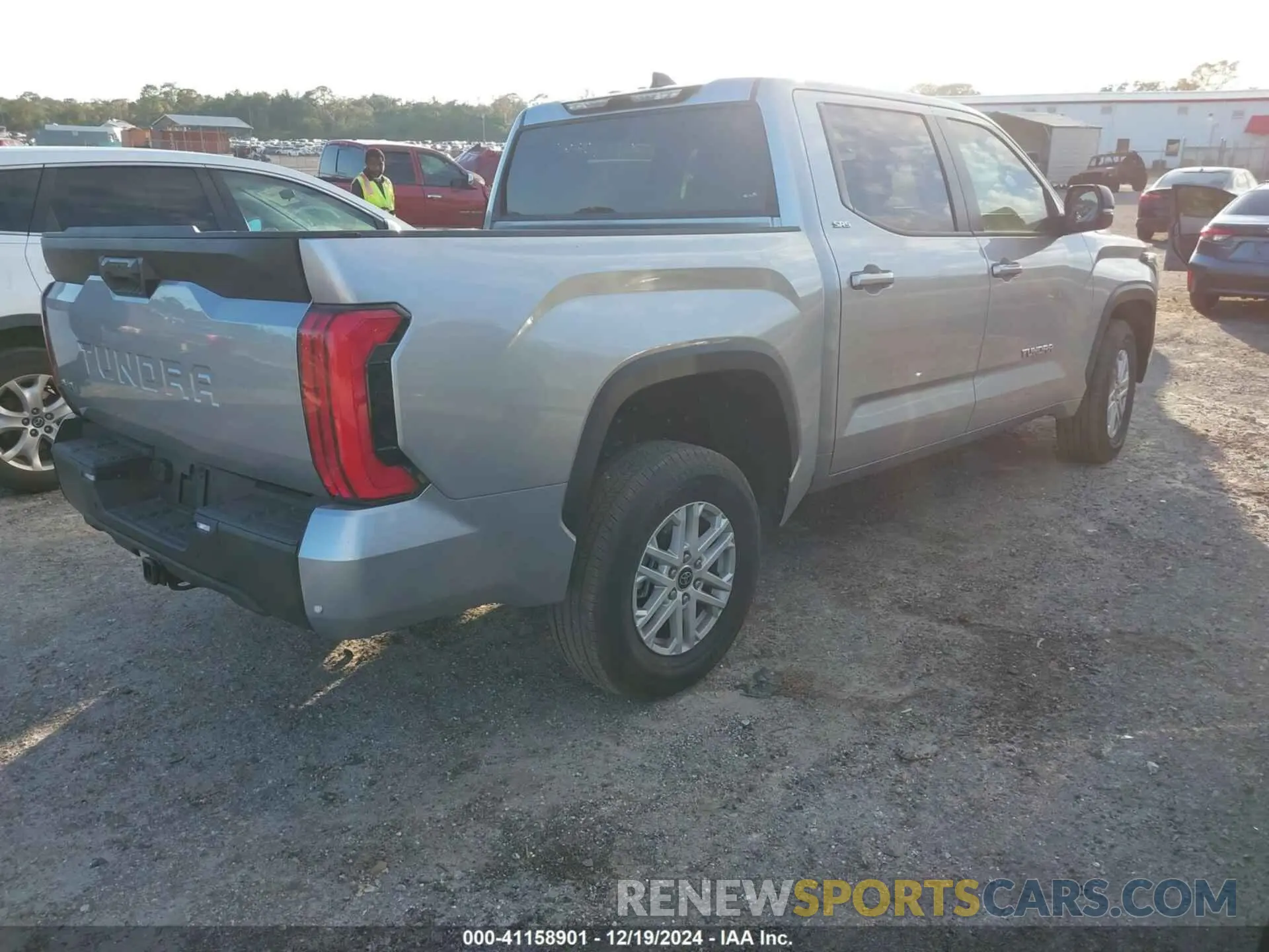 4 Photograph of a damaged car 5TFLA5DB1RX216415 TOYOTA TUNDRA 2024
