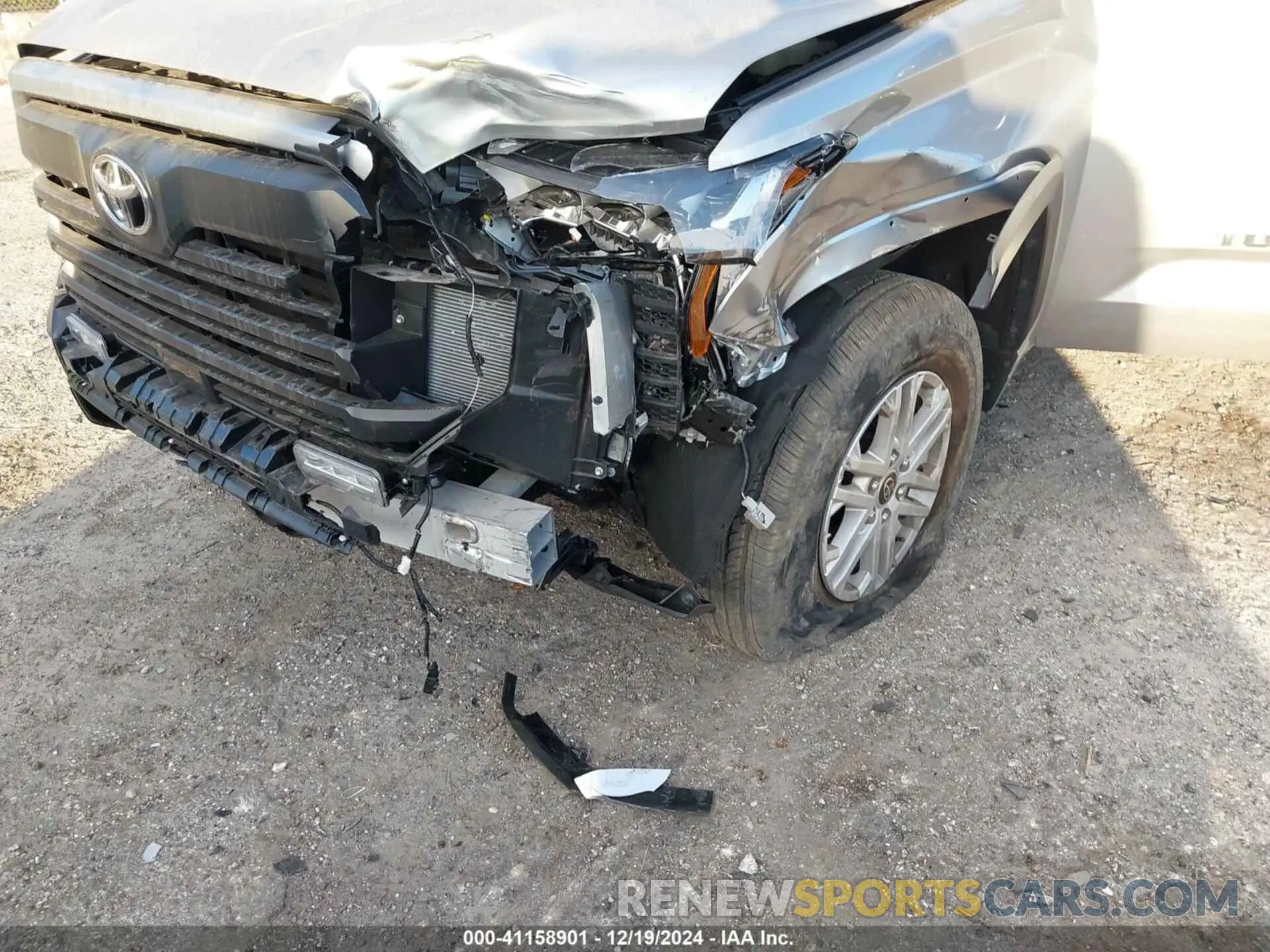 6 Photograph of a damaged car 5TFLA5DB1RX216415 TOYOTA TUNDRA 2024