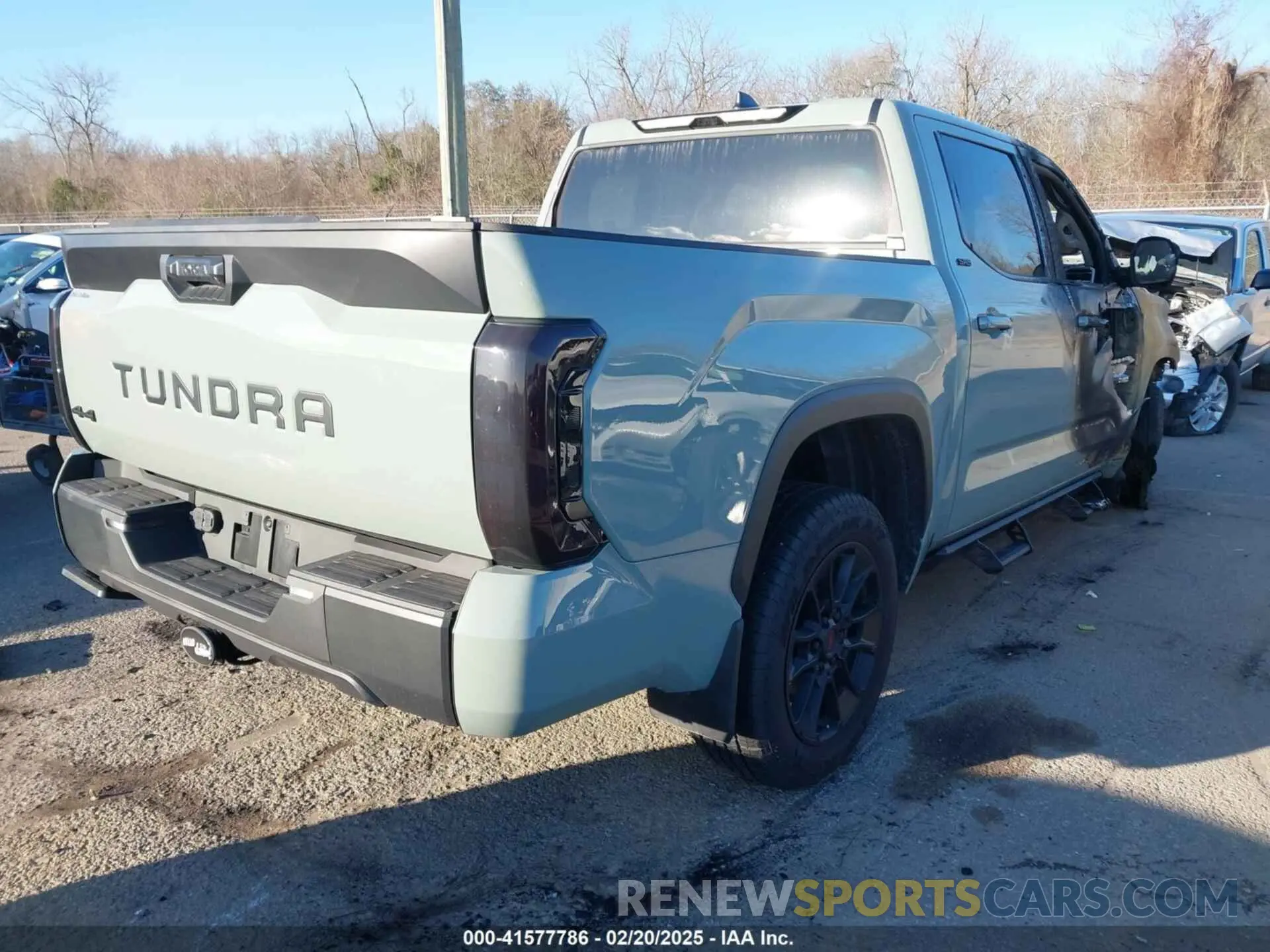 4 Photograph of a damaged car 5TFLA5DB1RX231450 TOYOTA TUNDRA 2024