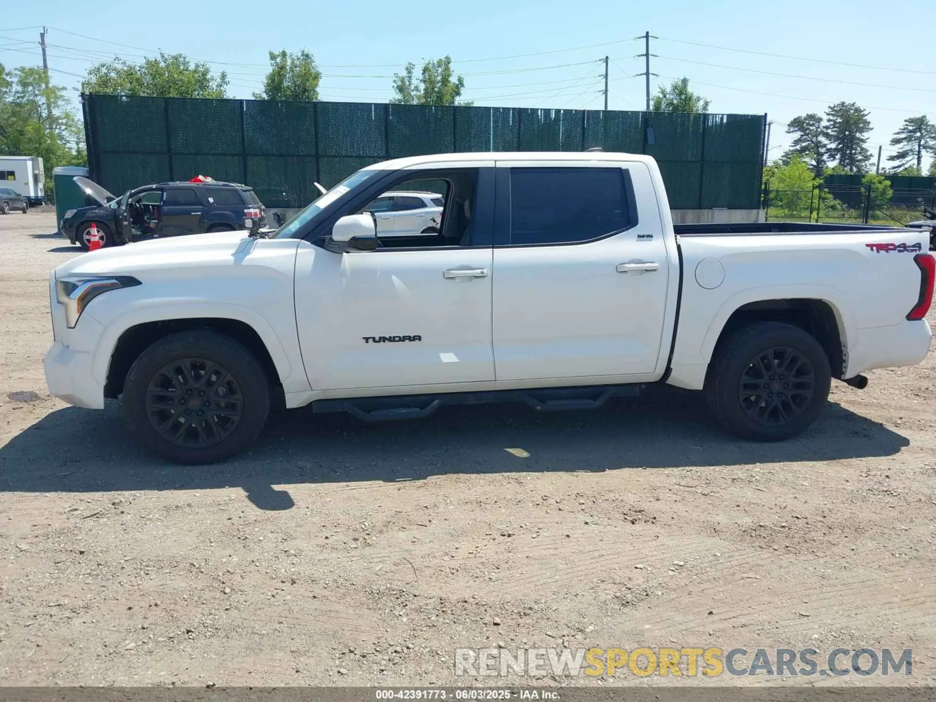 14 Photograph of a damaged car 5TFLA5DB2RX145824 TOYOTA TUNDRA 2024