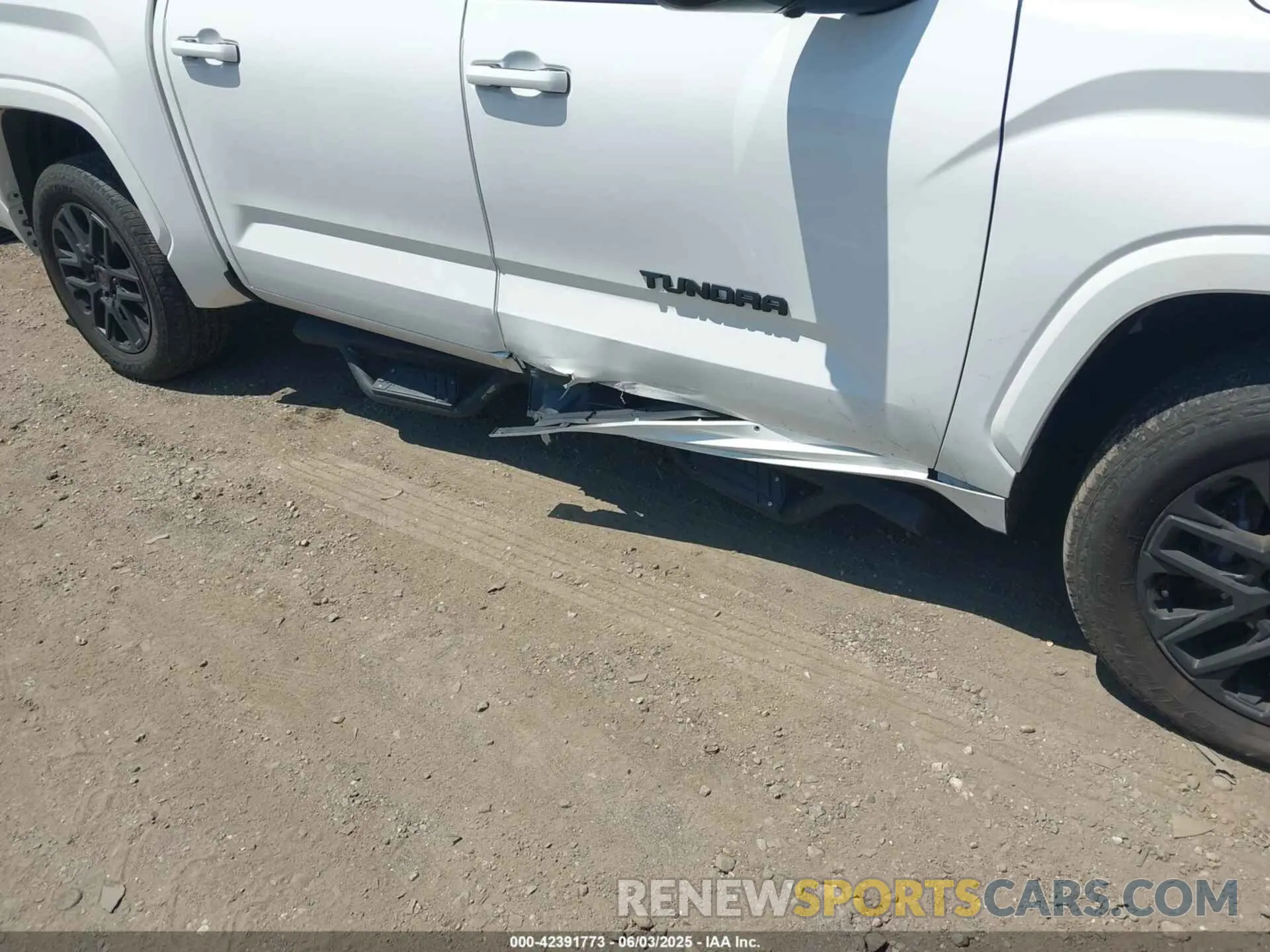 6 Photograph of a damaged car 5TFLA5DB2RX145824 TOYOTA TUNDRA 2024