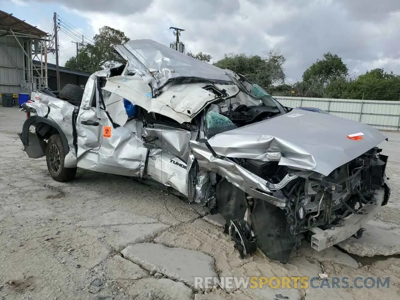 4 Photograph of a damaged car 5TFLA5DB2RX180976 TOYOTA TUNDRA 2024