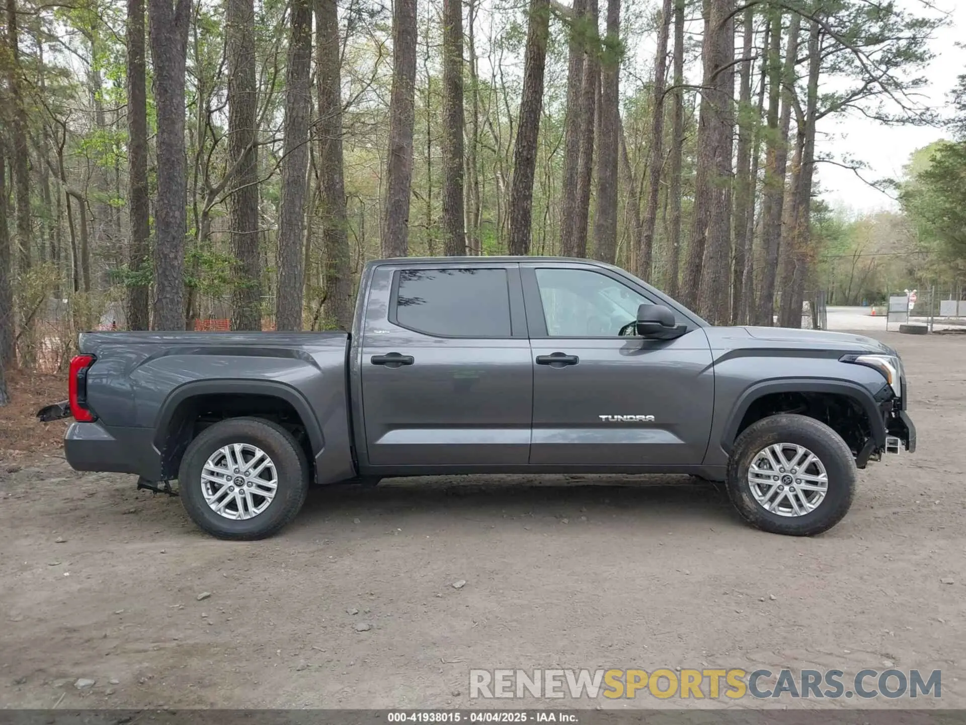 13 Photograph of a damaged car 5TFLA5DB2RX204354 TOYOTA TUNDRA 2024
