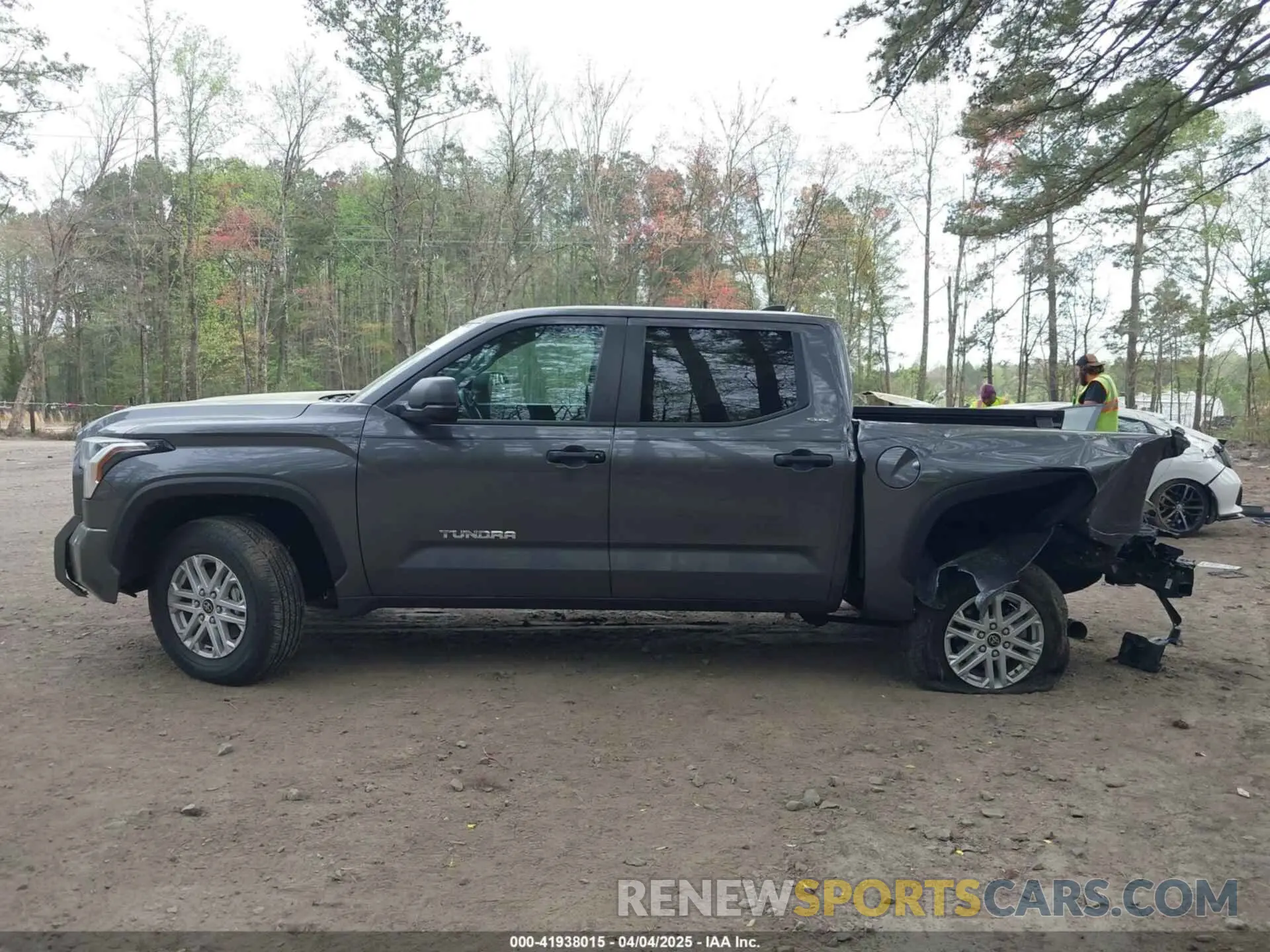 14 Photograph of a damaged car 5TFLA5DB2RX204354 TOYOTA TUNDRA 2024
