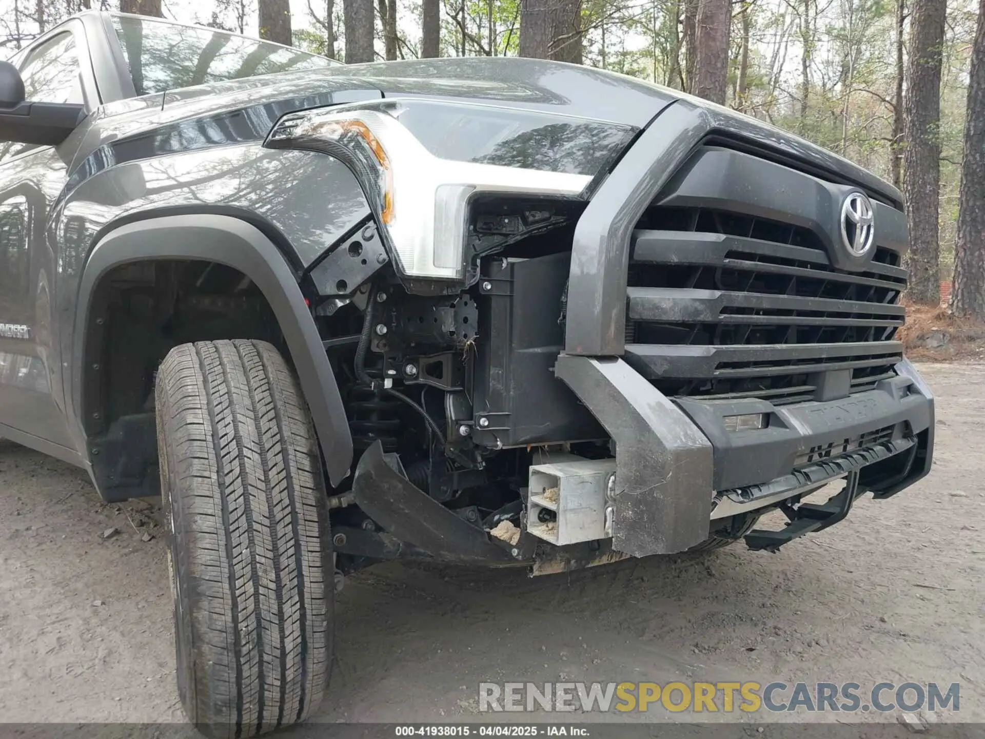 18 Photograph of a damaged car 5TFLA5DB2RX204354 TOYOTA TUNDRA 2024