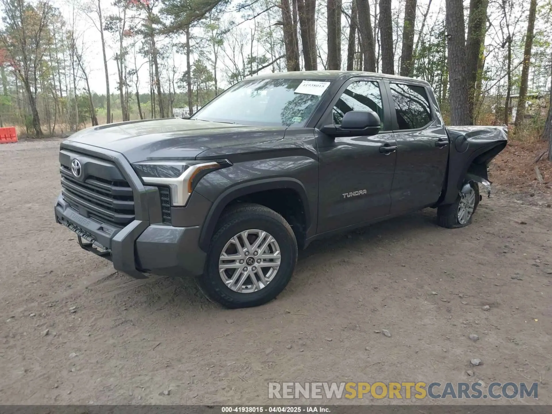 2 Photograph of a damaged car 5TFLA5DB2RX204354 TOYOTA TUNDRA 2024