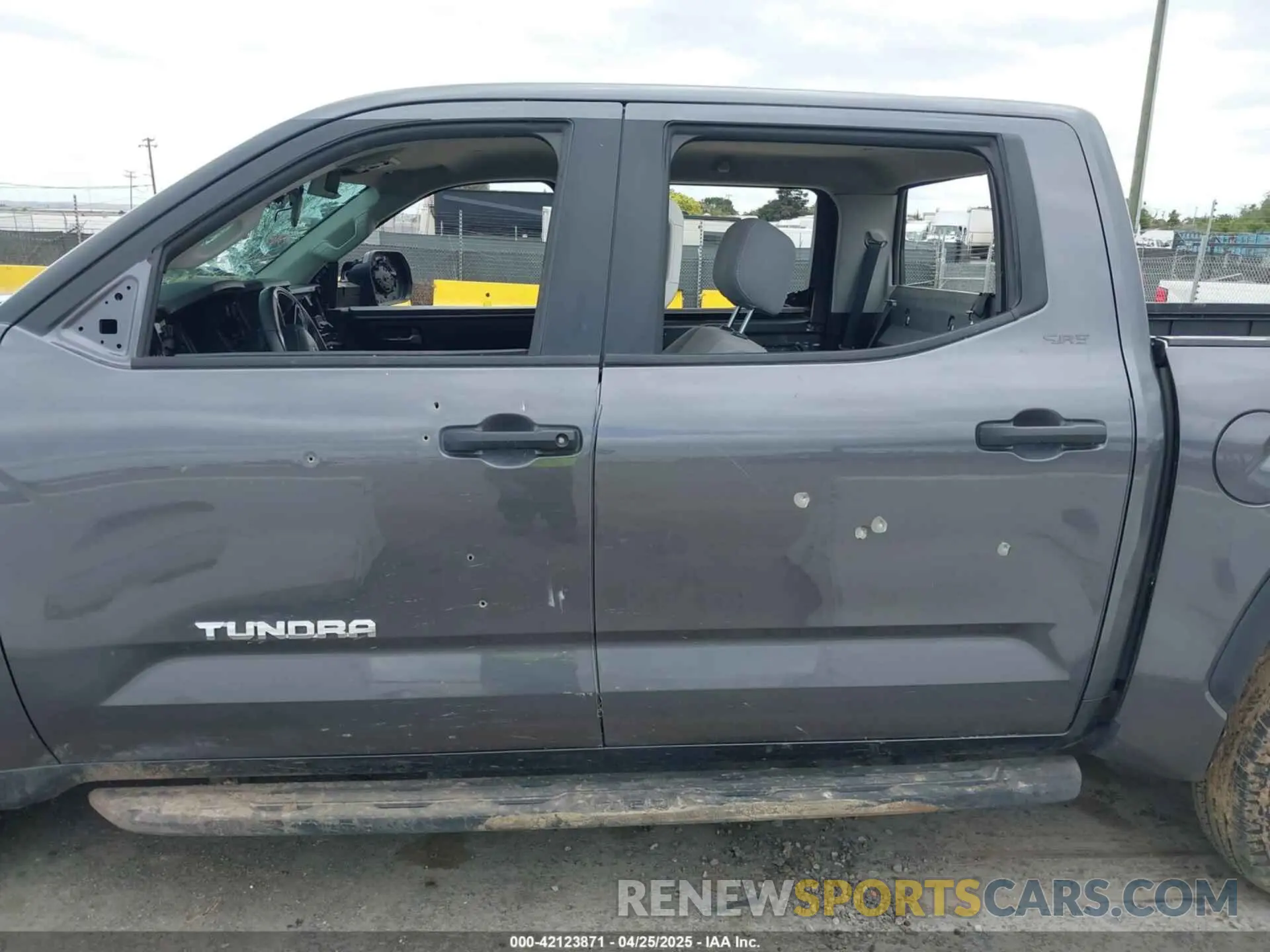 14 Photograph of a damaged car 5TFLA5DB4RX145954 TOYOTA TUNDRA 2024