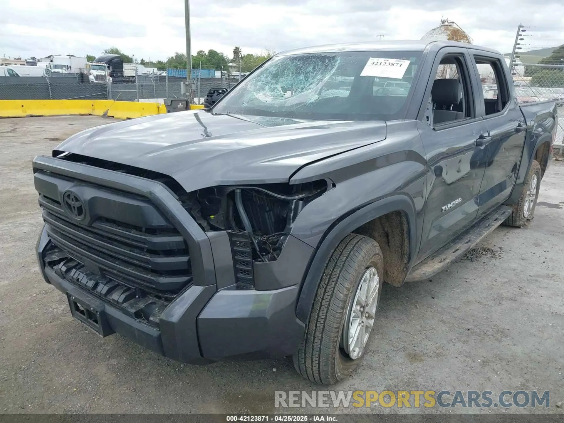2 Photograph of a damaged car 5TFLA5DB4RX145954 TOYOTA TUNDRA 2024
